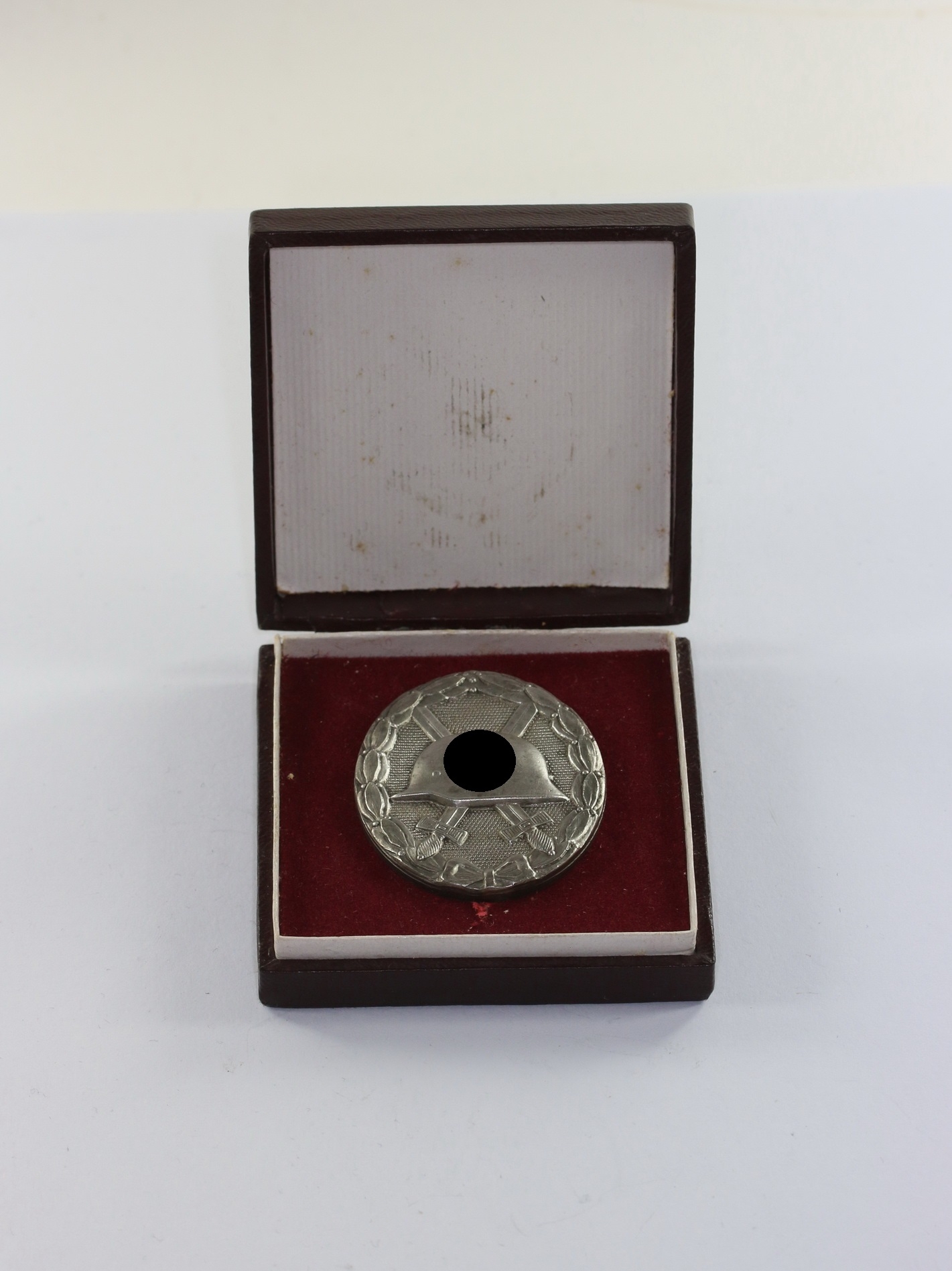 img_0231_bildgr_e_ndern_1_1 Verwundetenabzeichen in Silber, im Etui Hauptmünzamt Wien – Bild 1