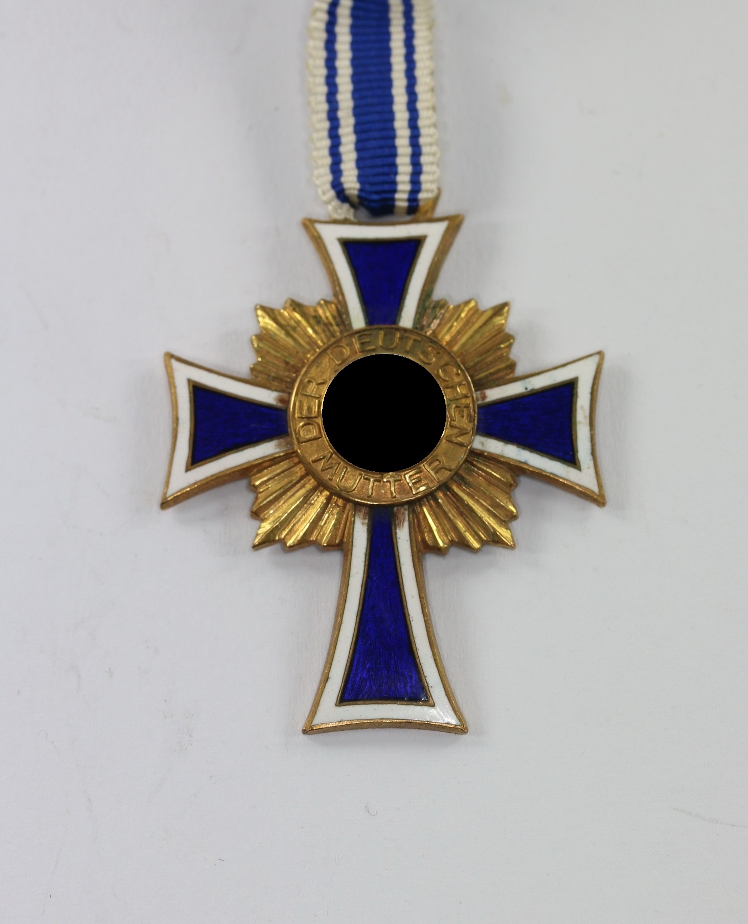 img_0805_bildgr_e_ndern_4 Mutterkreuz in Gold – Bild 1