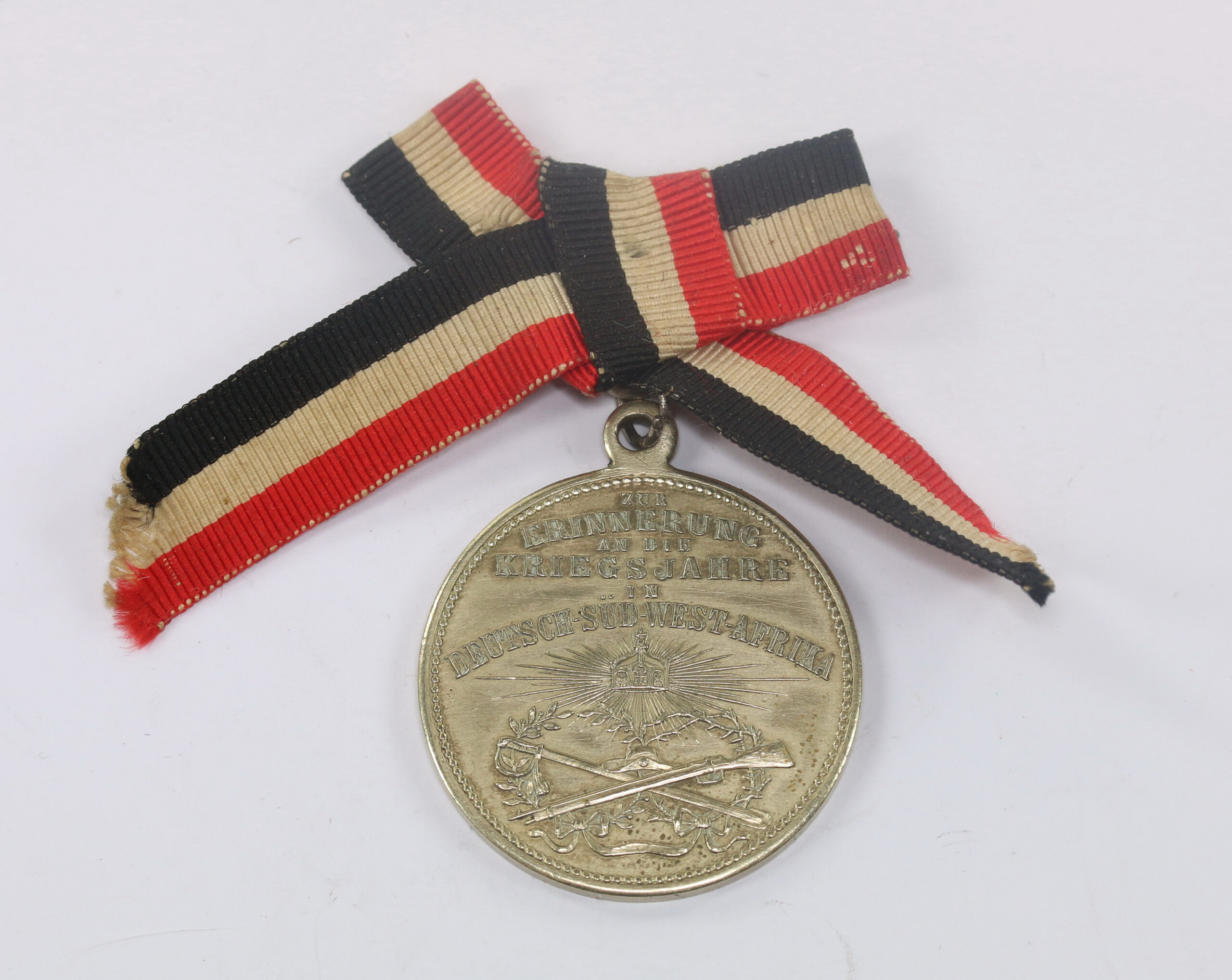 Kolonial Medaille Zur Erinnerung an die Kriegsjahre in Deutsch-Süd-West-Afrika  In trutziger Wehr für Deutschlands Rum & Ehr ! – Bild 1