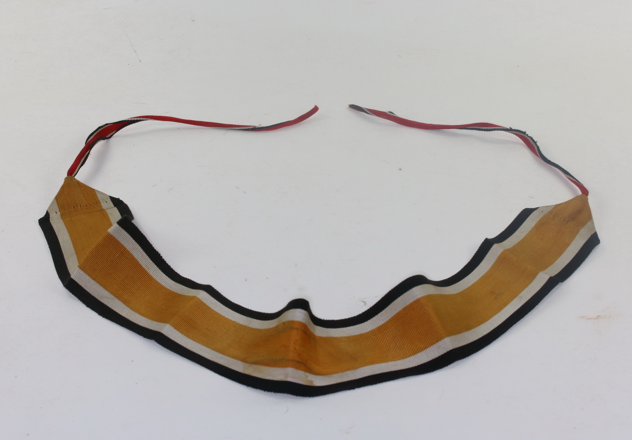 Konfektioniertes oranges (!) Band für das Ritterkreuz des Eisernen Kreuzes – Bild 1