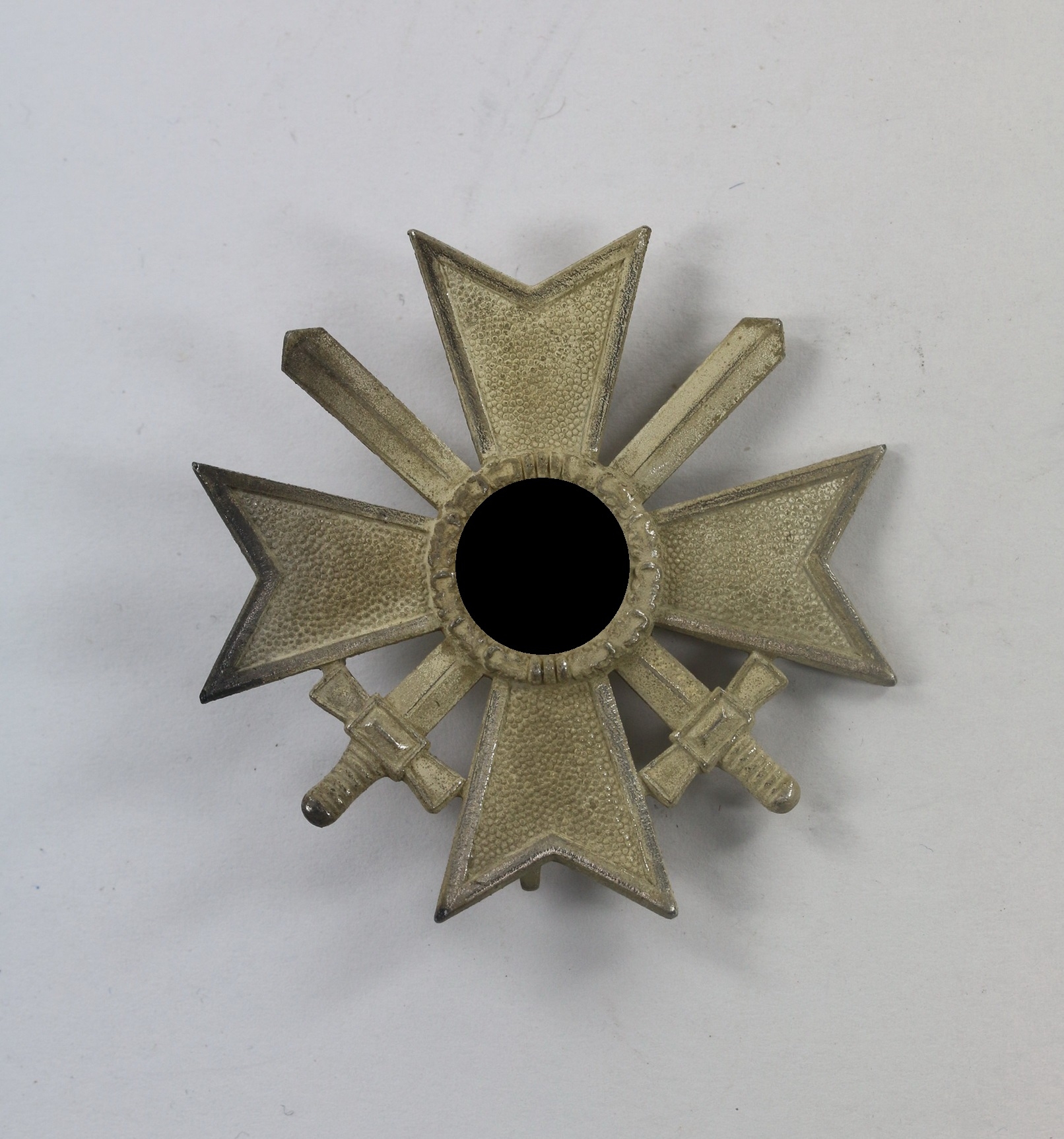 Kriegsverdienstkreuz 1. Klasse mit Schwertern, Hst. 65 (Klein & Quenzer, Oberstein) – Bild 1