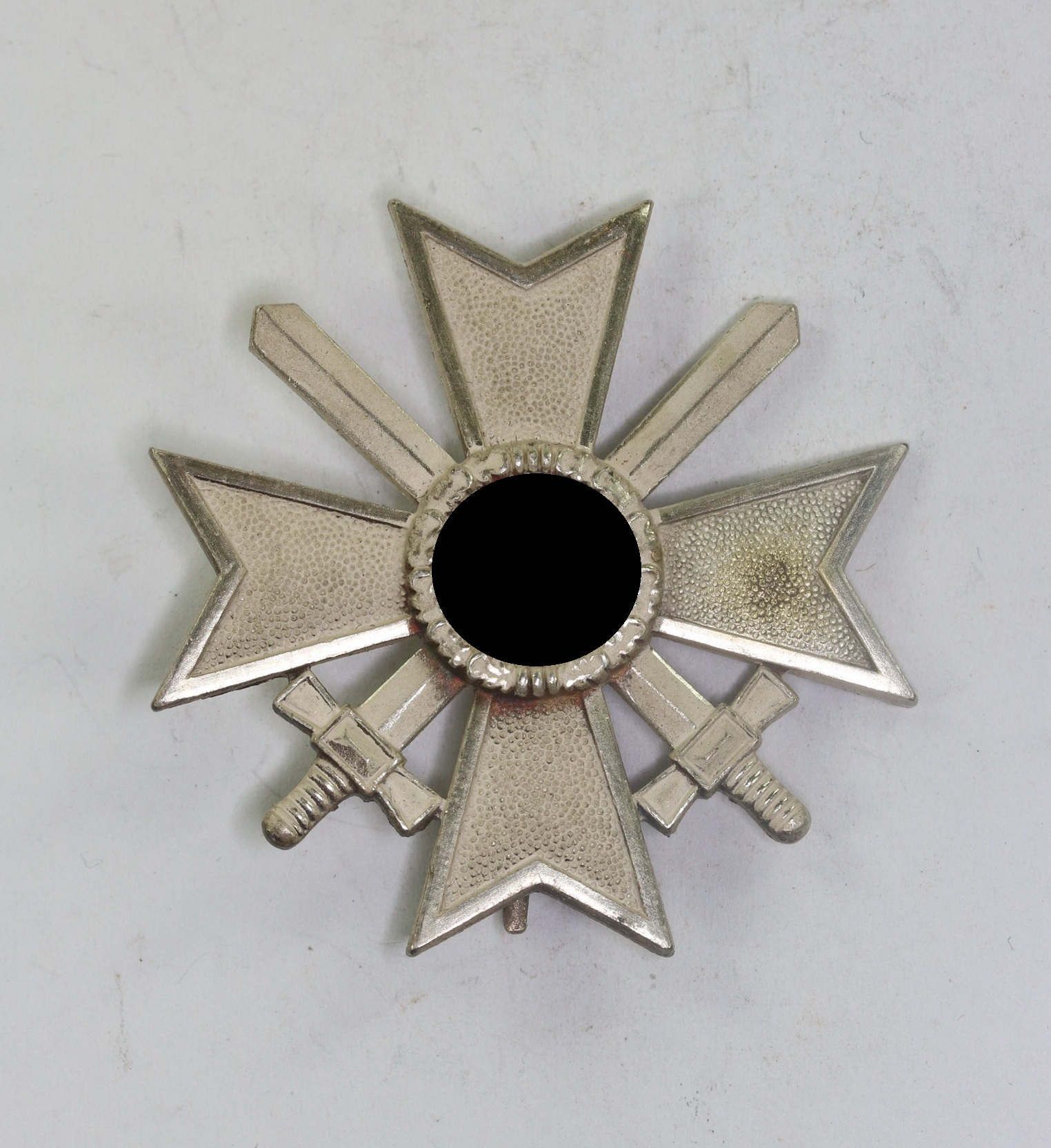 Kriegsverdienstkreuz 1. Klasse mit Schwertern, Hst. 65 (Klein & Quenzer, Oberstein) – Bild 1