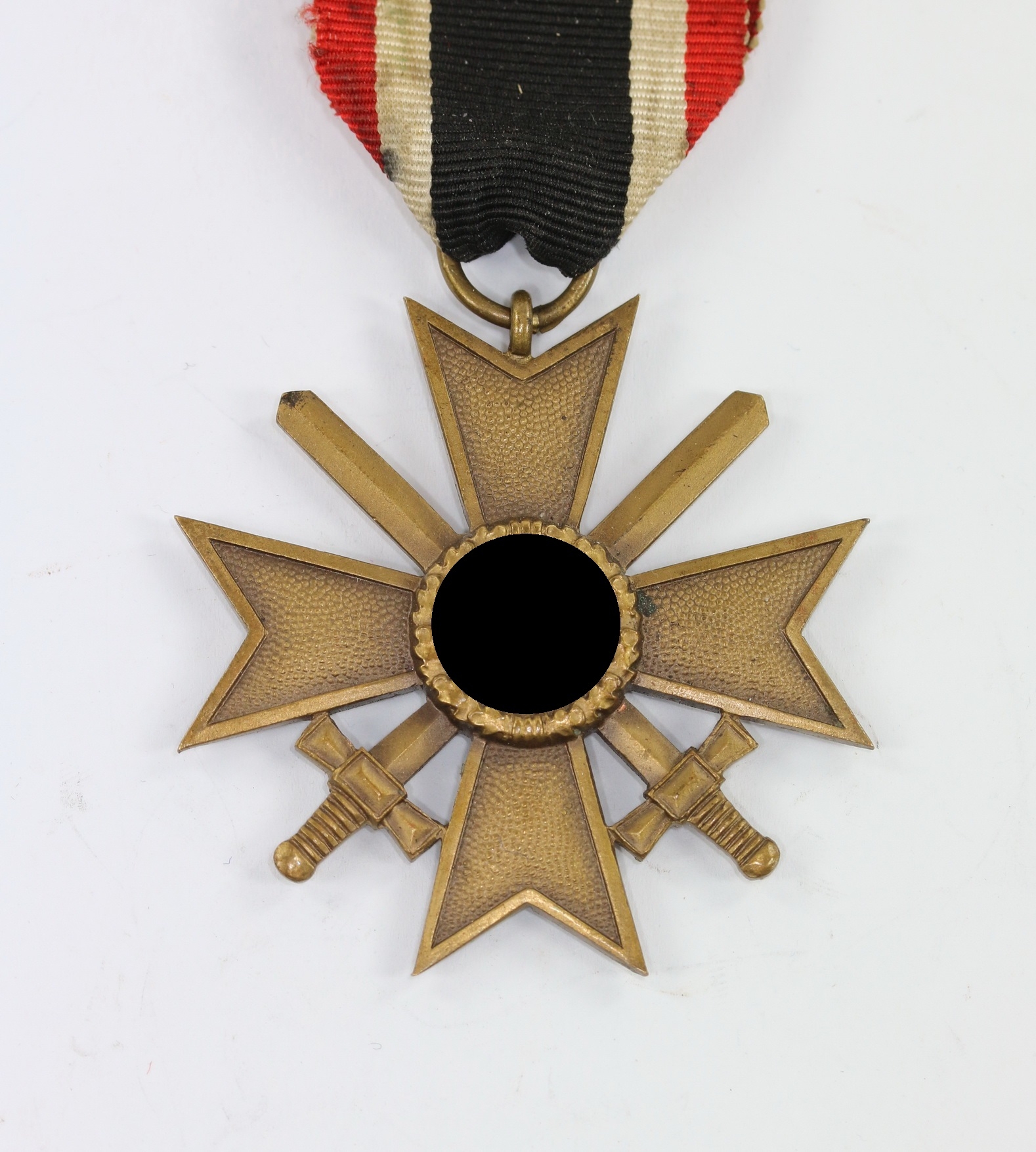 Kriegsverdienstkreuz 2. Klasse mit Schwertern, Hst. 92 – Bild 1