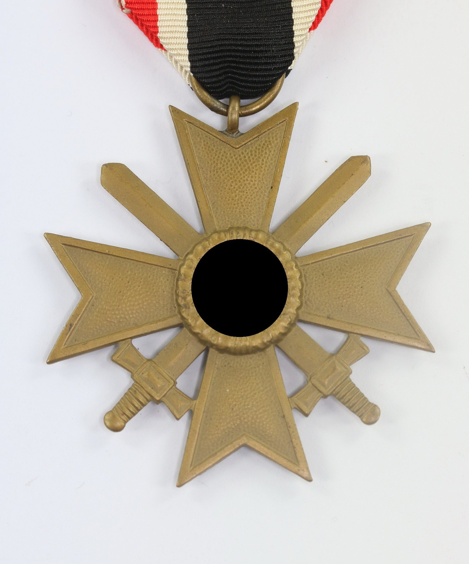 Kriegsverdienstkreuz 2. Klasse mit Schwertern, ohne Hersteller (Buntmetall) – Bild 1