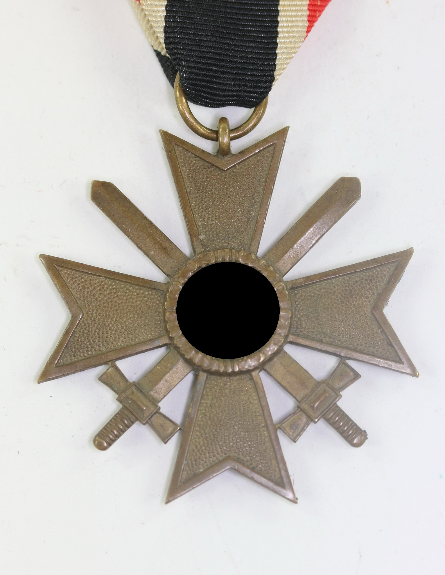 Kriegsverdienstkreuz 2. Klasse mit Schwertern, ohne Hersteller (Buntmetall) – Bild 1