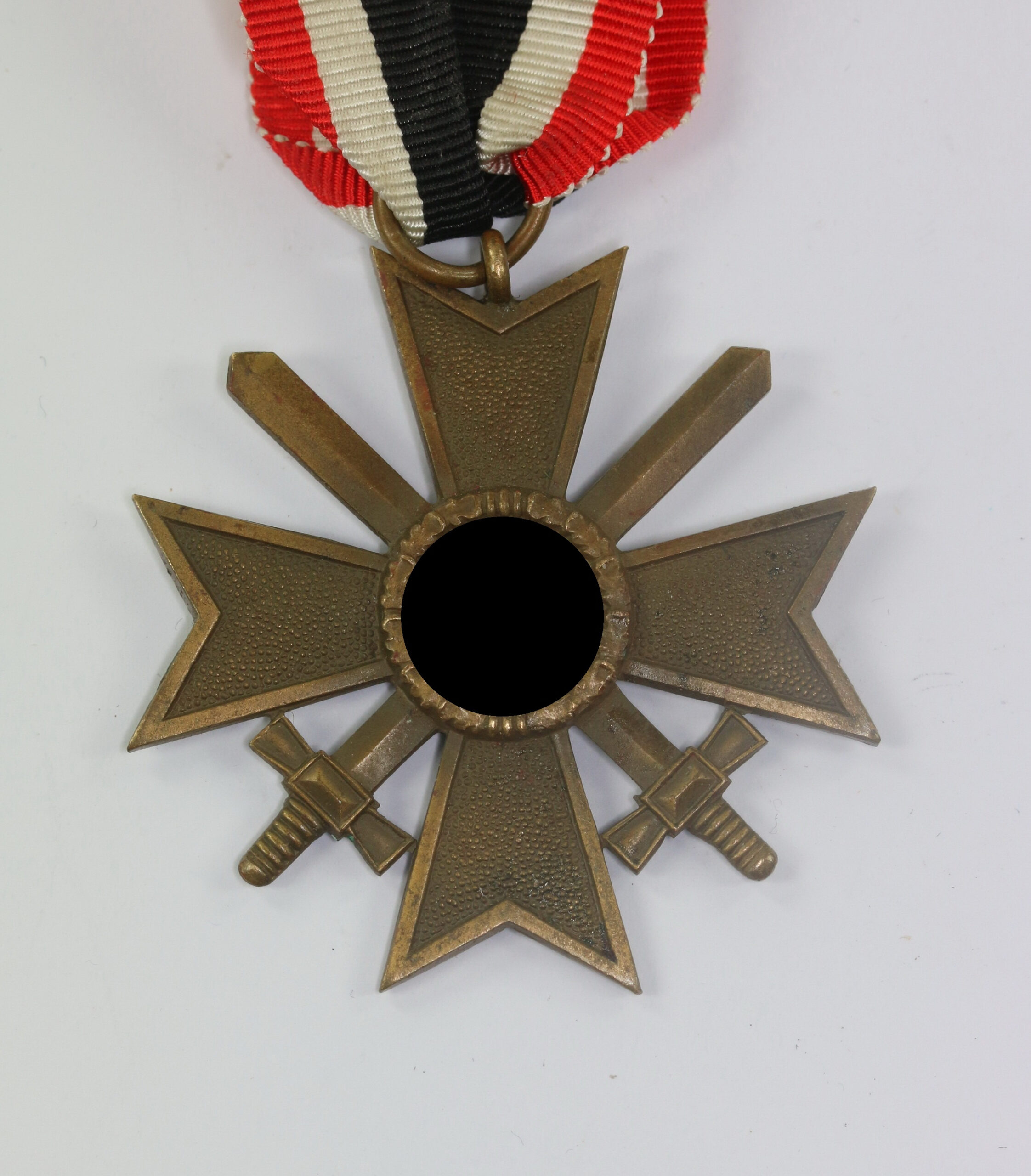 Kriegsverdienstkreuz 2. Klasse mit Schwertern, ohne Hersteller (Buntmetall) – Bild 1