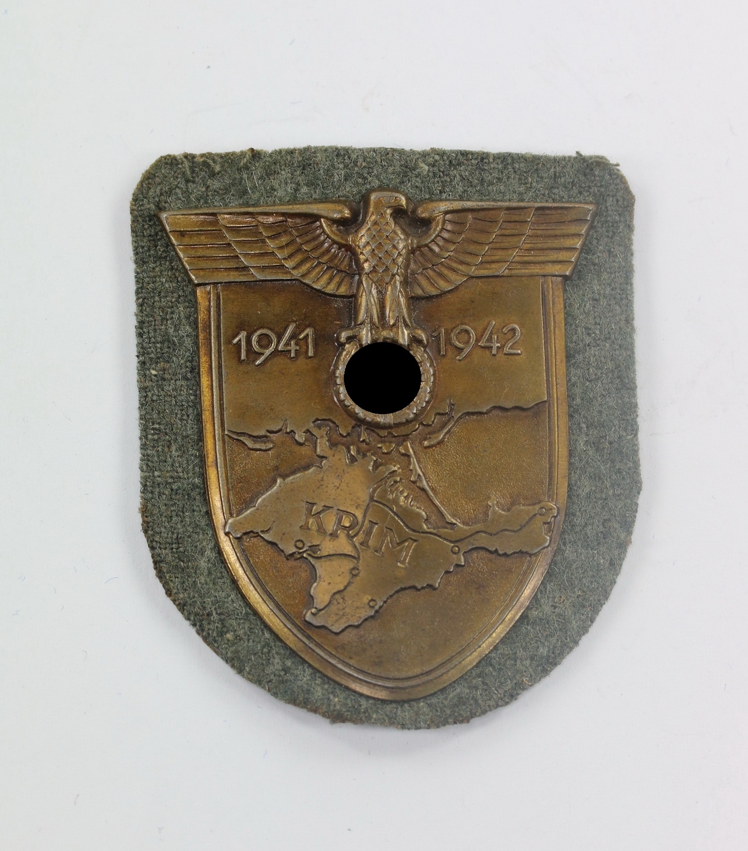  Krimschild auf Heeresstoff, Friedrich Orth, Wien (f.o,) – Bild 1