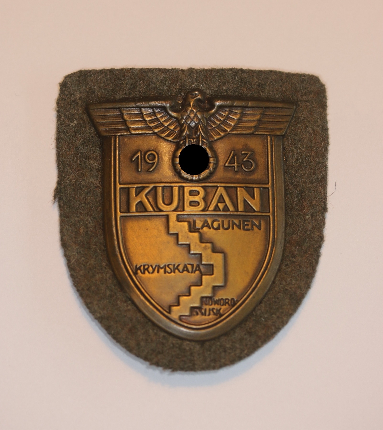 kubanschild_auf_heeresstoff_typ_5_1__1_5 Kubanschild auf Heeresstoff, Typ 5.1 – Bild 1