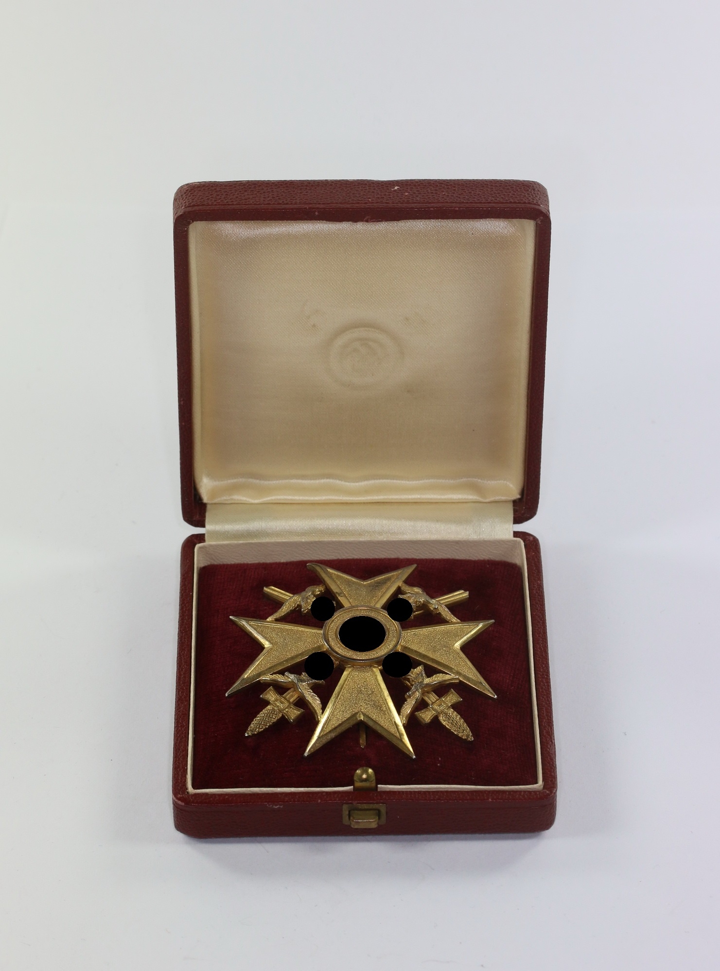 Spanienkreuz in Gold mit Schwertern, 900, im Etui – Bild 1