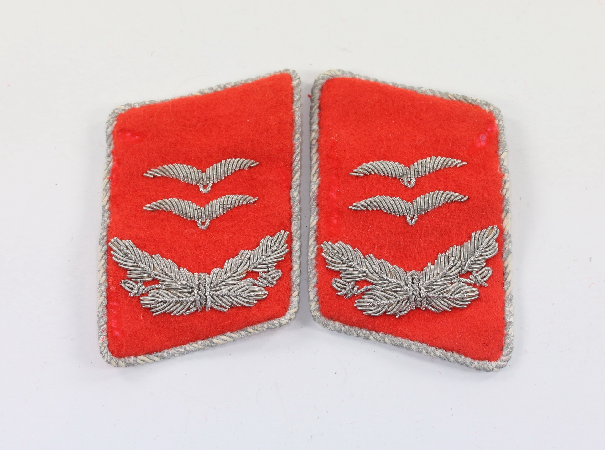 Luftwaffe, Paar Kragenspiegel für einen Oberleutnant der Flakartillerie – Bild 1