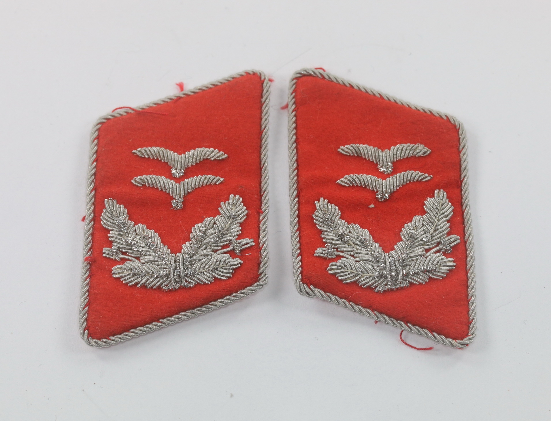  Luftwaffe, Paar Kragenspiegel für einen Oberleutnant der Flakartillerie – Bild 1