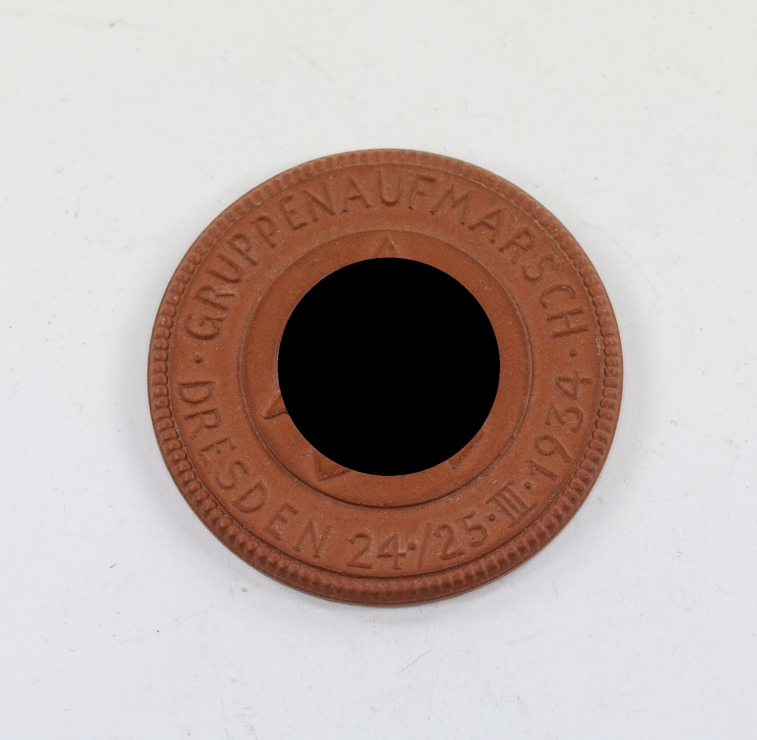 Meißen Plakette, SA Gruppenaufmarsch Dresden - Der SA Mann ist Revolutionär! Er ist stark in der Liebe und stark im Hass – Bild 1