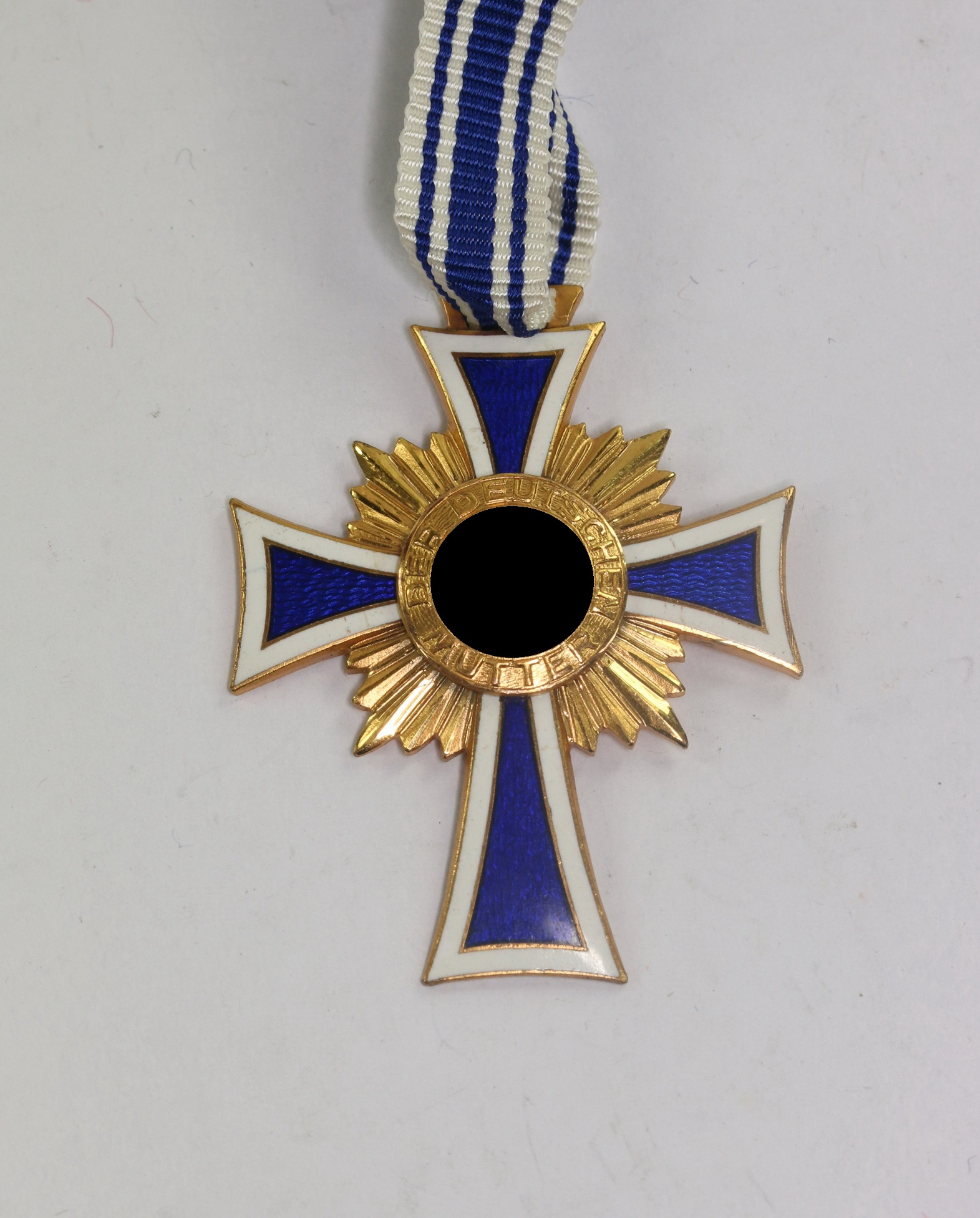 mutterkreuz_in_gold_1__11 Mutterkreuz in Gold – Bild 1