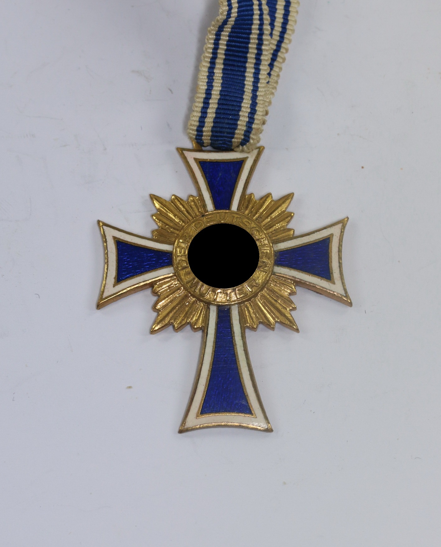 mutterkreuz_in_gold_1__17 Mutterkreuz in Gold – Bild 1