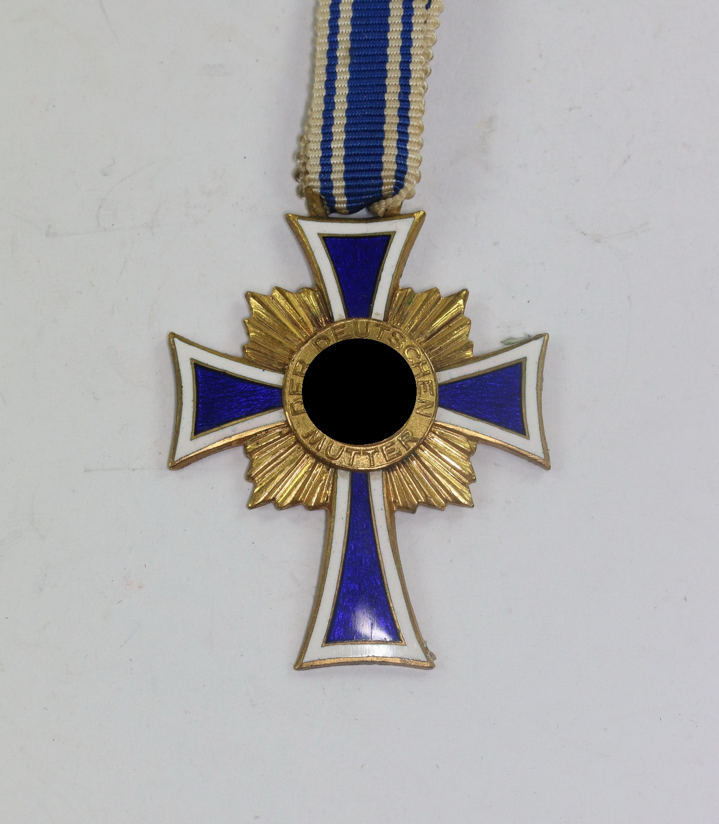 mutterkreuz_in_gold_1__5 Mutterkreuz in Gold – Bild 1