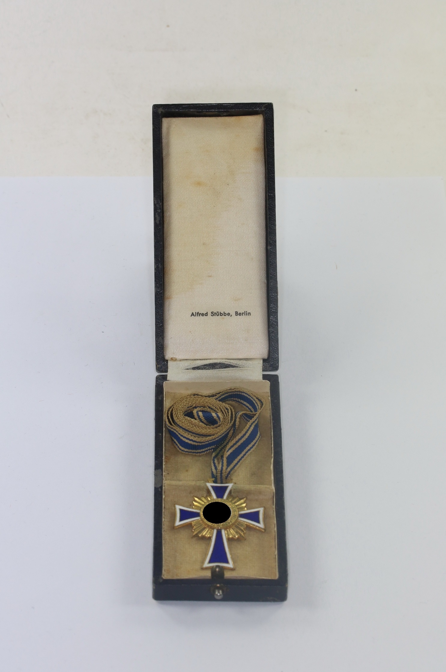 mutterkreuz_in_gold_im_etui_alfred_st_bbe_berlin_1__1 Mutterkreuz in Gold, im Etui, Alfred Stübbe Berlin – Bild 1