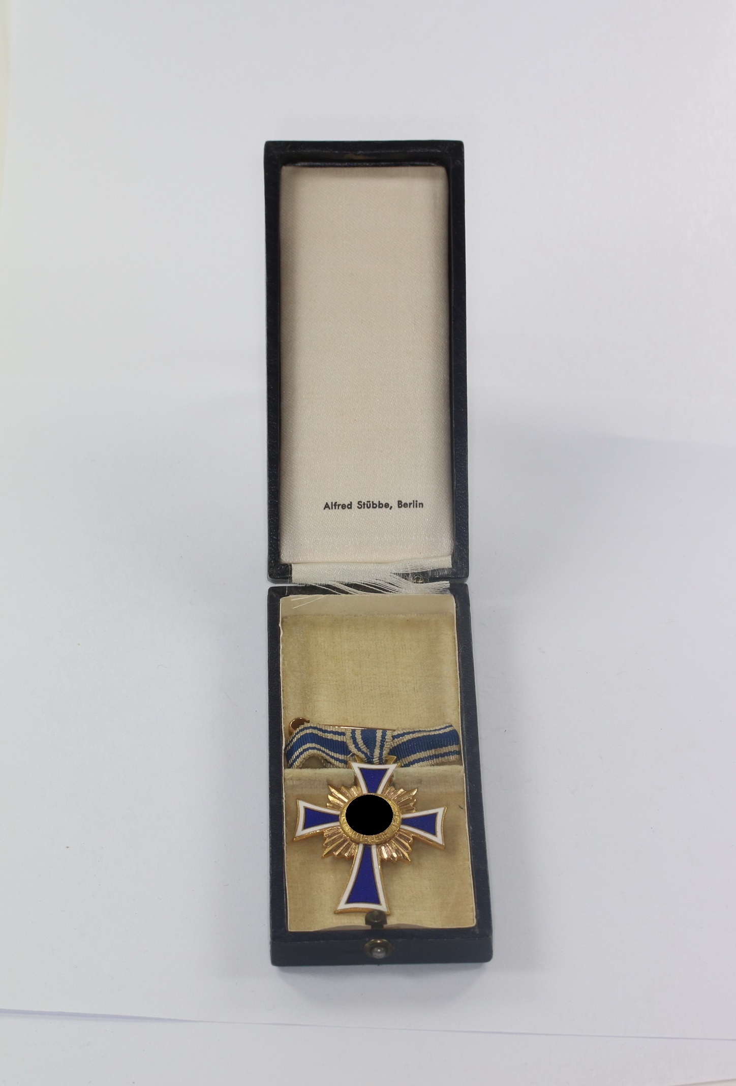 mutterkreuz_in_gold_im_etui_alfred_st_bbe_berlin_1__1_1 Mutterkreuz in Gold, im Etui, Alfred Stübbe Berlin – Bild 1