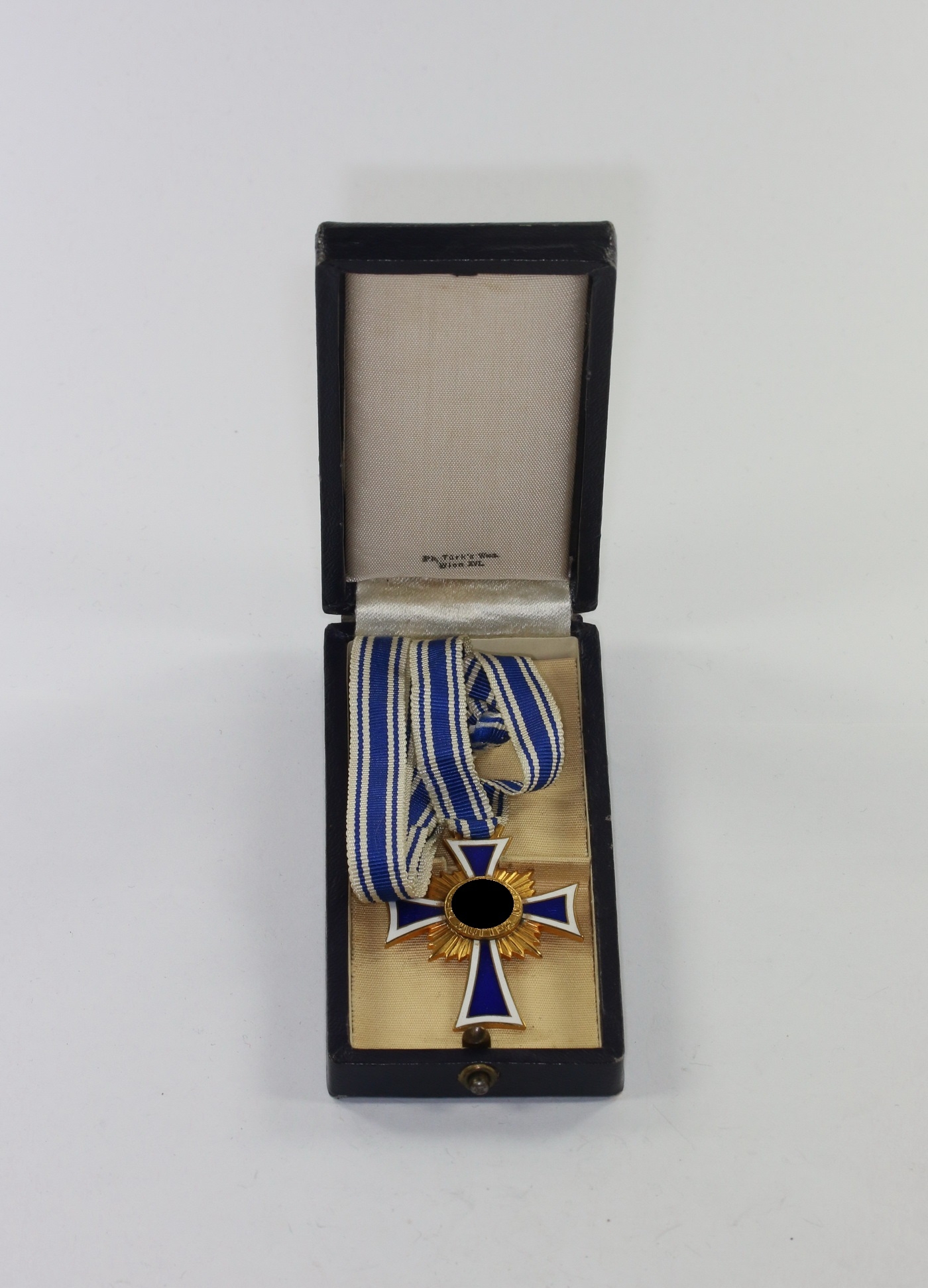 Mutterkreuz in Gold, im Etui, Ph. Türks Wwe. Wien XVI – Bild 1