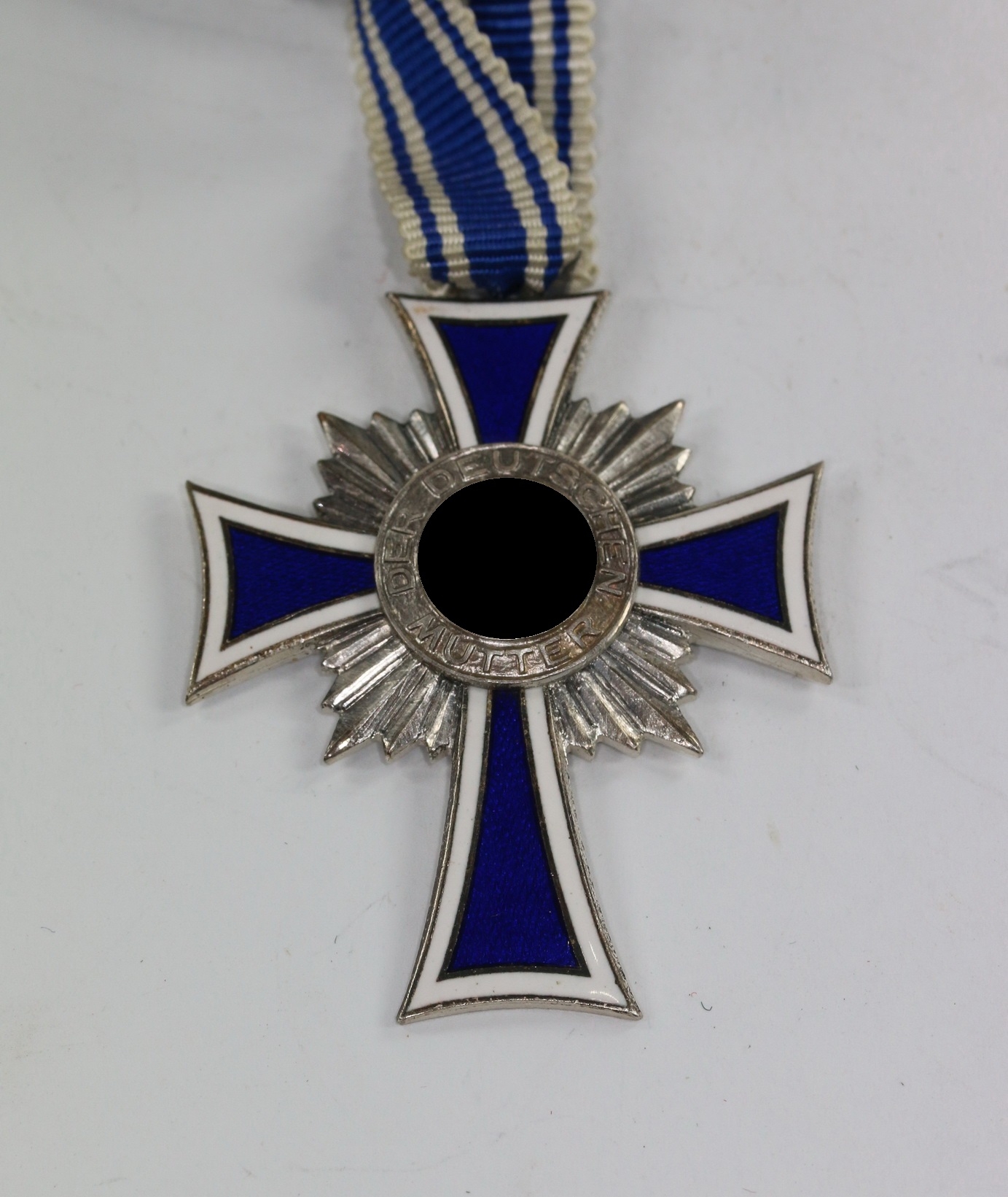 mutterkreuz_in_silber_1__1_2 Mutterkreuz in Silber, "Der Deutschen Mutter" – Bild 1