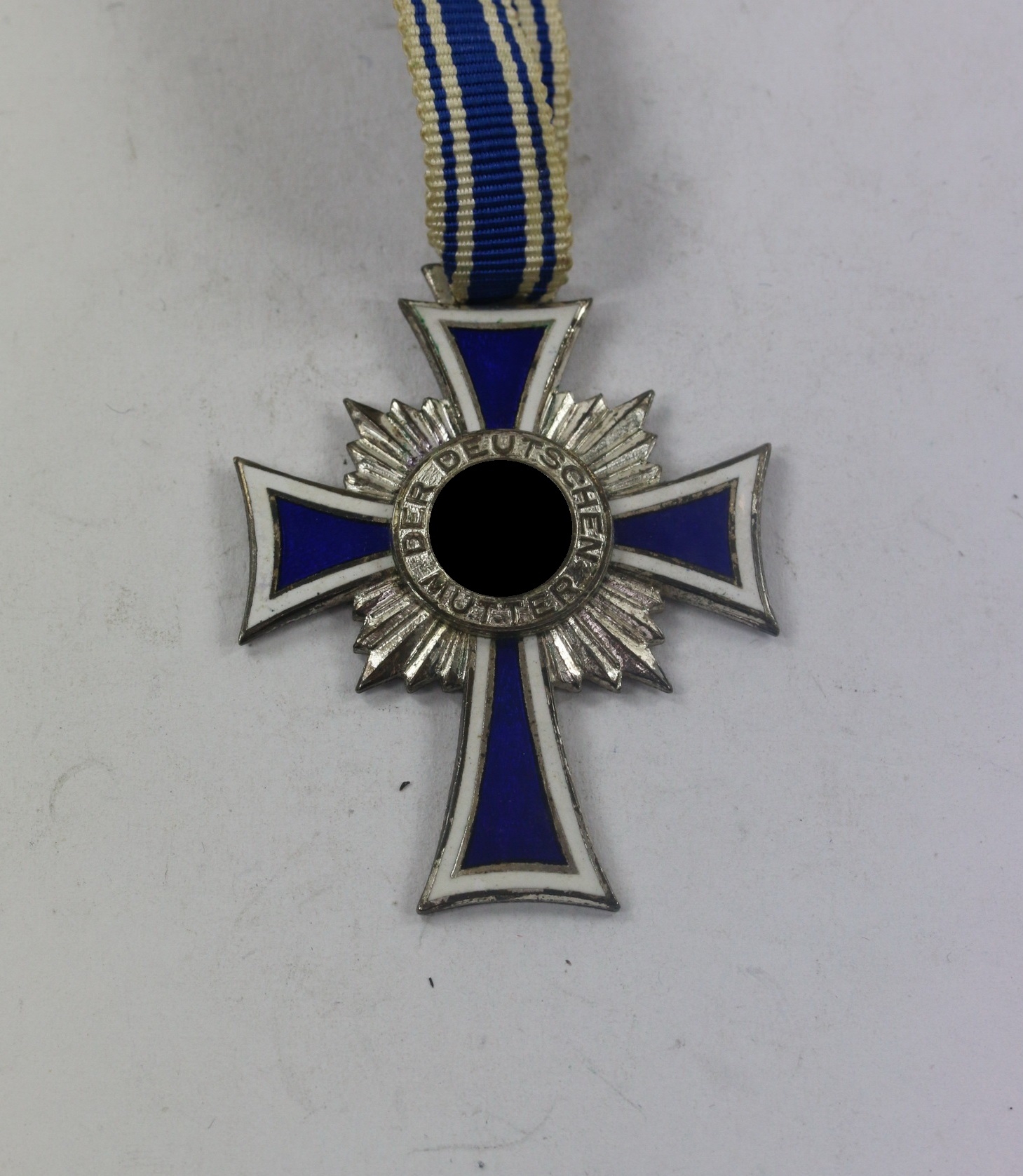 mutterkreuz_in_silber_der_deutschen_mutter_1__1_17 Mutterkreuz in Silber, "Der Deutschen Mutter" – Bild 1