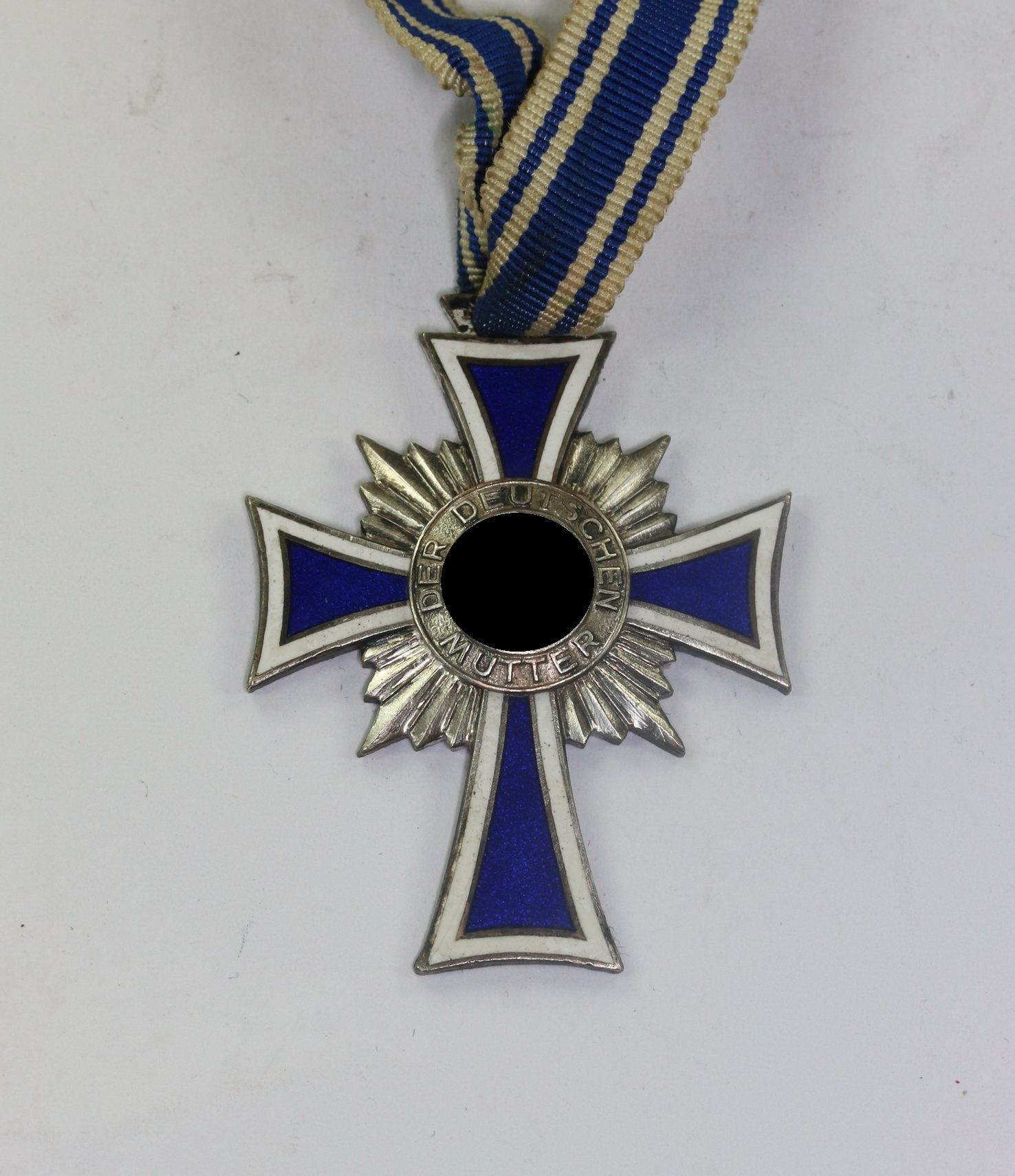 mutterkreuz_in_silber_der_deutschen_mutter_1__27 Mutterkreuz in Silber, Der Deutschen Mutter – Bild 1