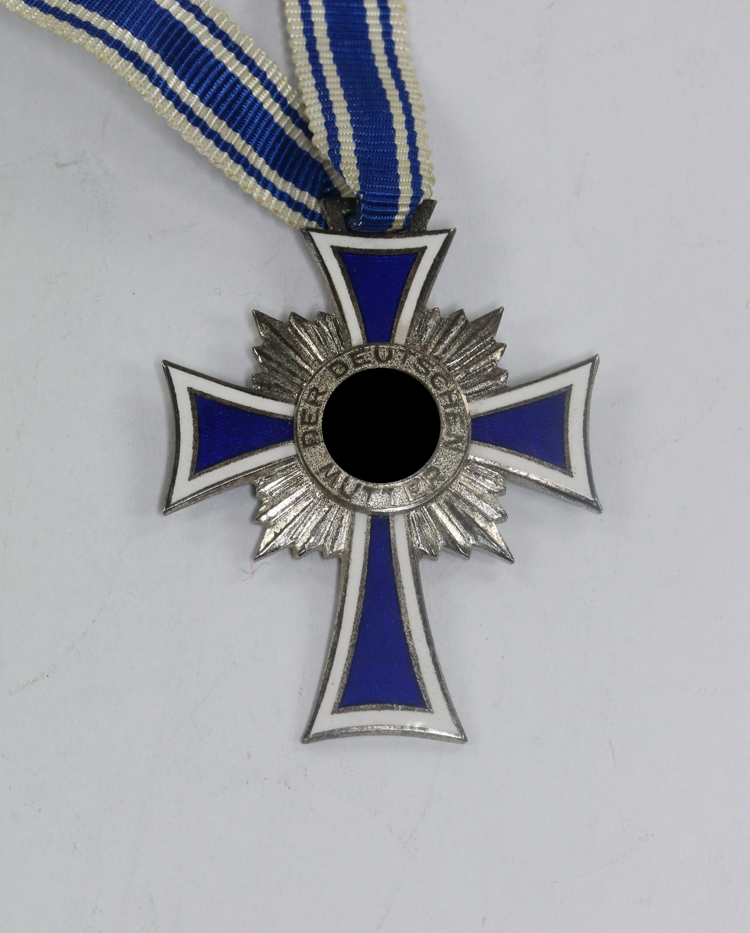 mutterkreuz_in_silber_der_deutschen_mutter_1__29 Mutterkreuz in Silber, Der Deutschen Mutter – Bild 1