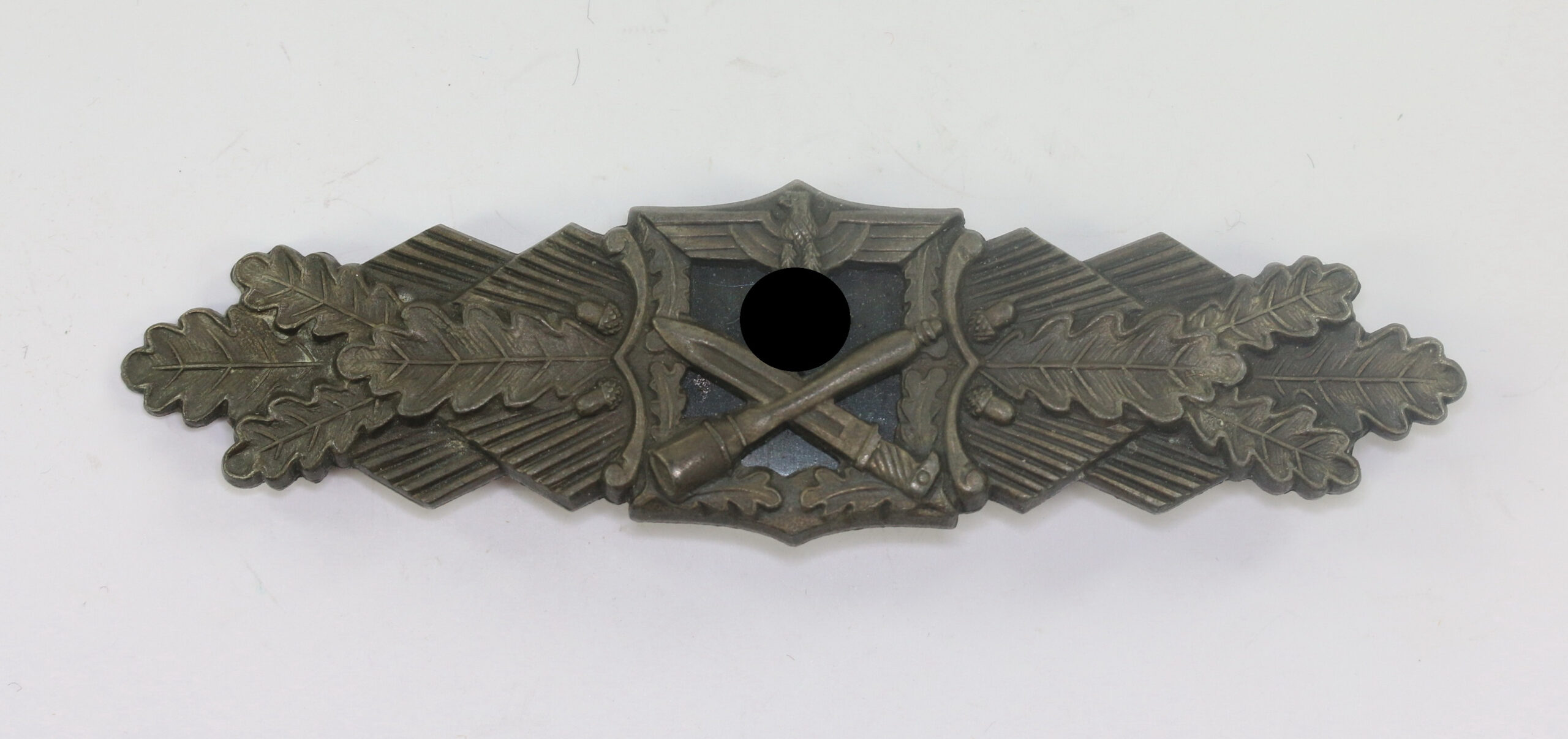 Nahkampfspange in Bronze, Hst. JFS (Josef Feix & Söhne, Gablonz), 2. Modell – Bild 1