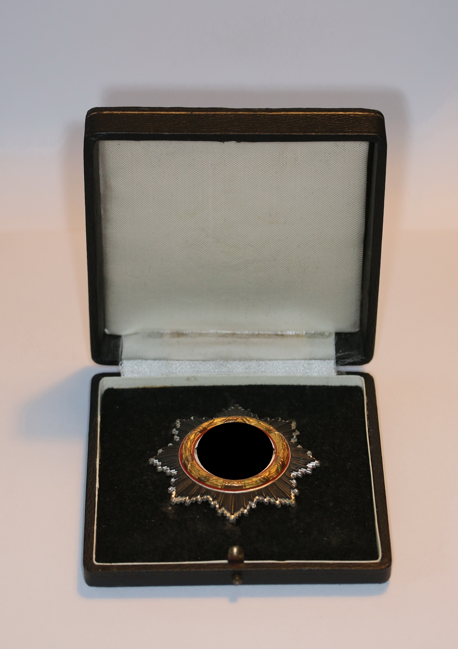  Deutsches Kreuz in Gold, Hst. 20 (leicht), im Etui – Bild 1