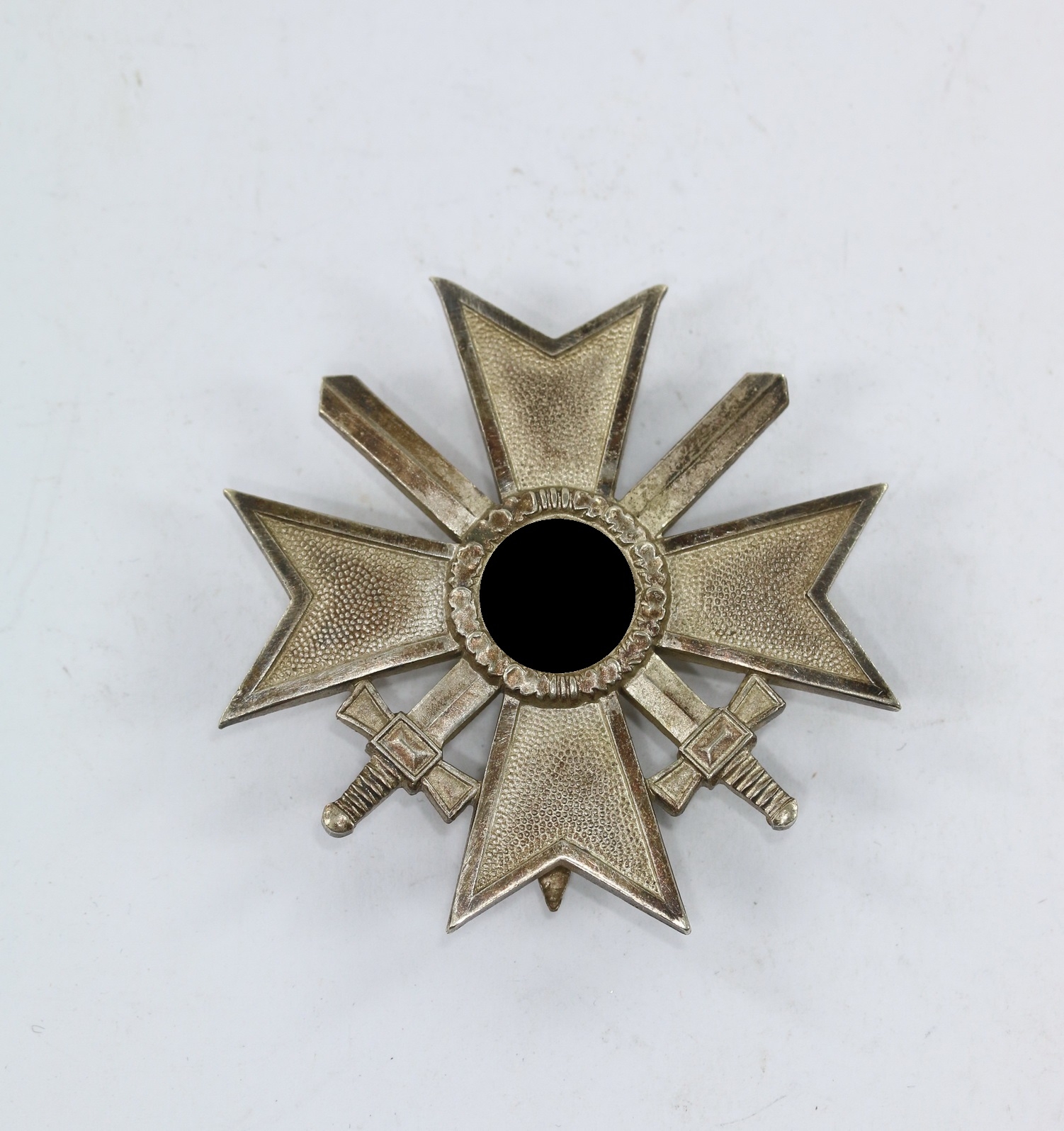 Kriegsverdienstkreuz 1. Klasse mit Schwertern, Hst. 43 – Bild 1