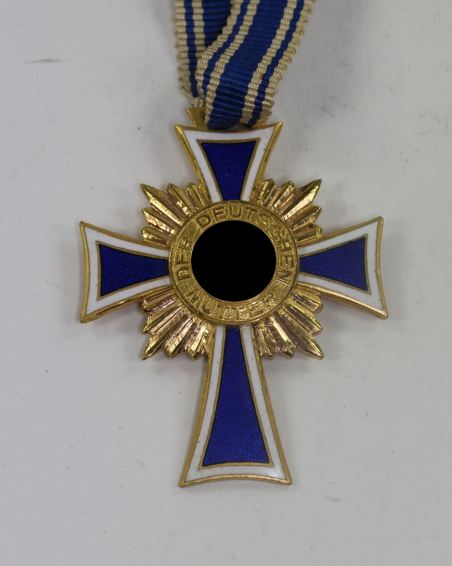  Mutterkreuz in Gold, Ehrenkreuz der Deutschen Mutter – Bild 1