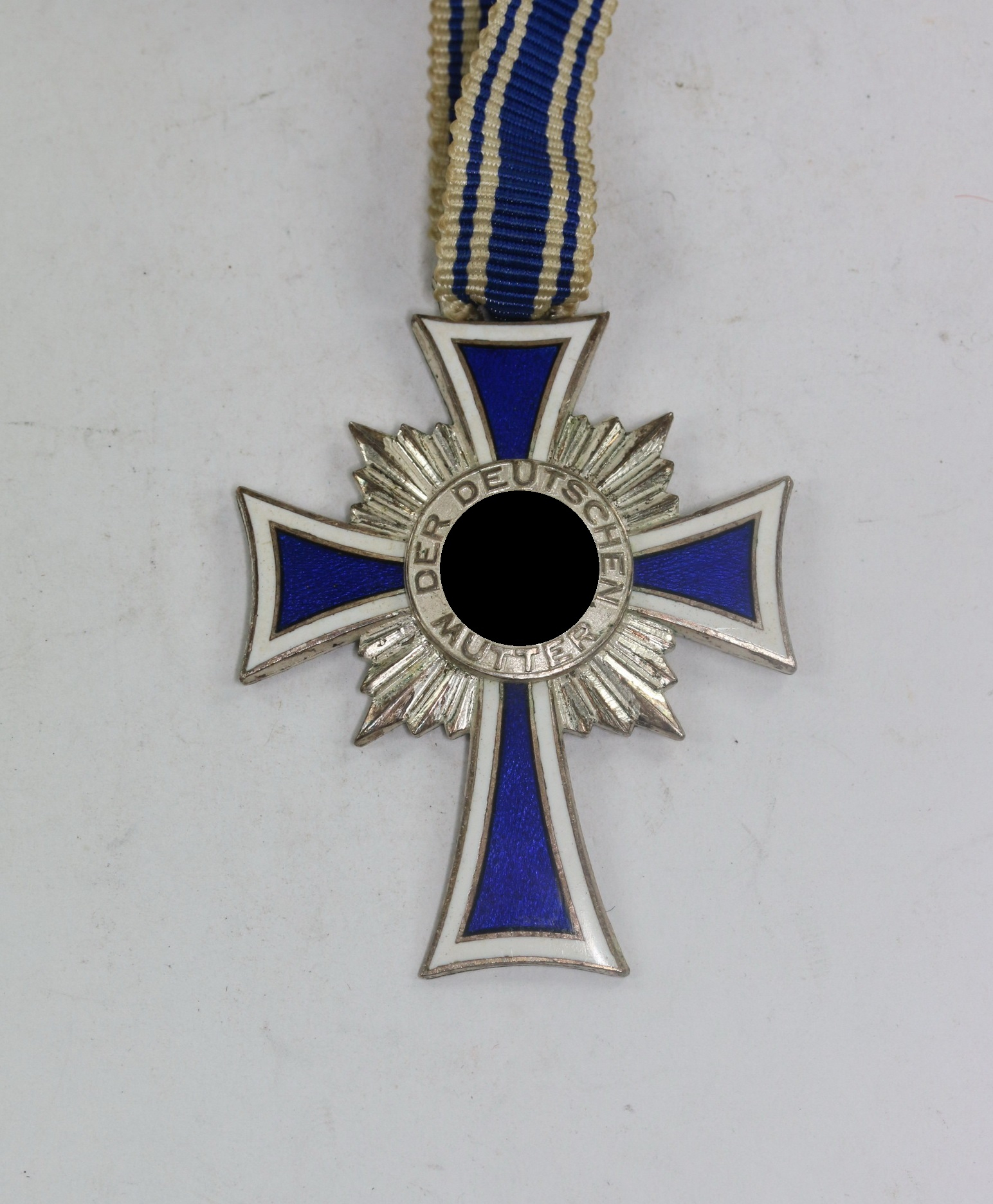 Mutterkreuz in Silber, 16. Dezmber 1938 - Der Deutschen Muttert – Bild 1