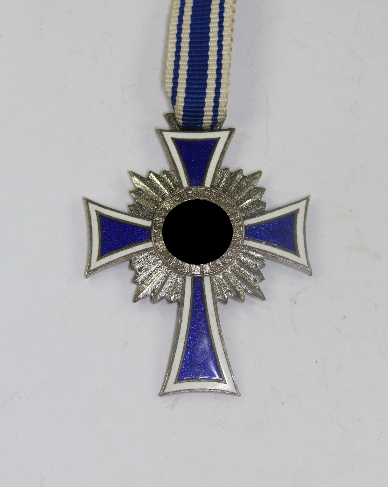 original_mutterkreuz_in_silber_ehrenkreuz_der_deutschen_mutter_1__1 Mutterkreuz in Silber (Ehrenkreuz der Deutschen Mutter) – Bild 1