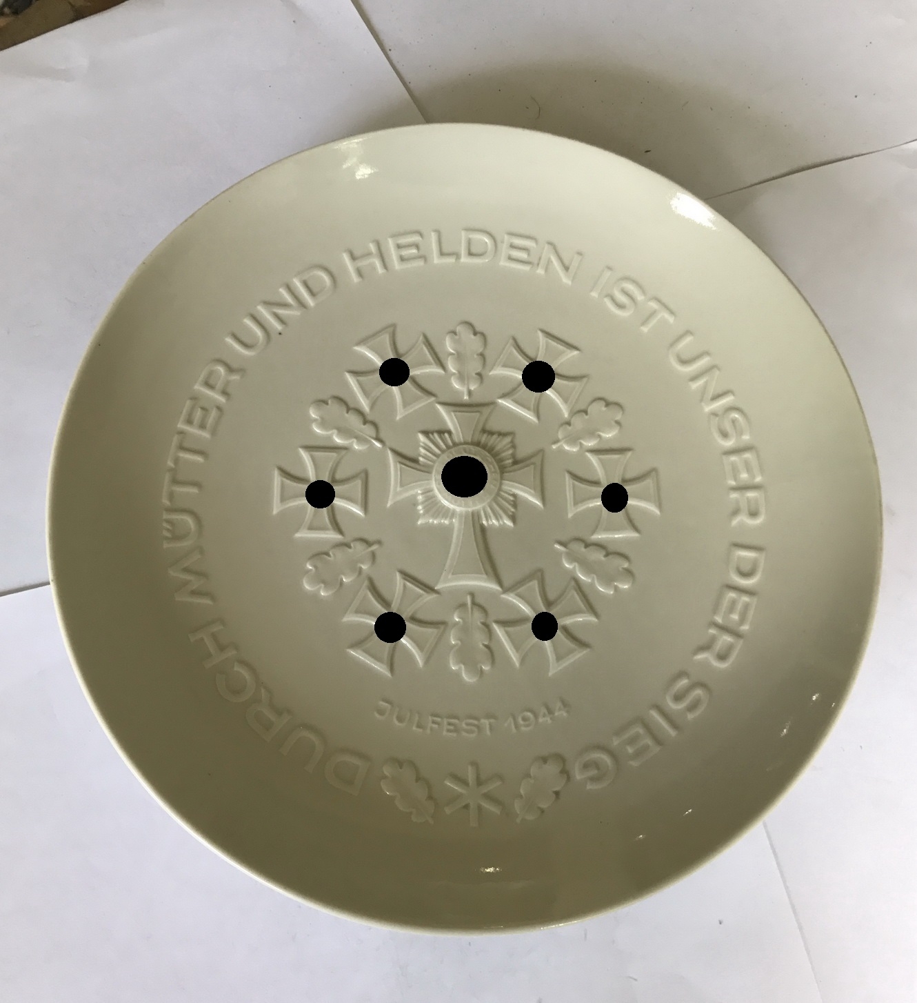 SS-Porzellanmanufaktur Allach, Teller "Julfest 1944 Durch Mütter und Helden ist unser der Sieg" – Bild 1