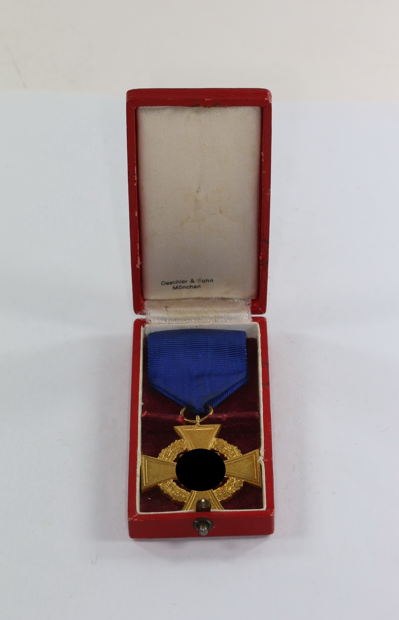 treudienstehrenzeichen_in_gold_40_jahre_im_etui_deschler_sohn_1__1_3 Treudienstehrenzeichen in Gold (40 Jahre), im Etui, Deschler & Sohn – Bild 1