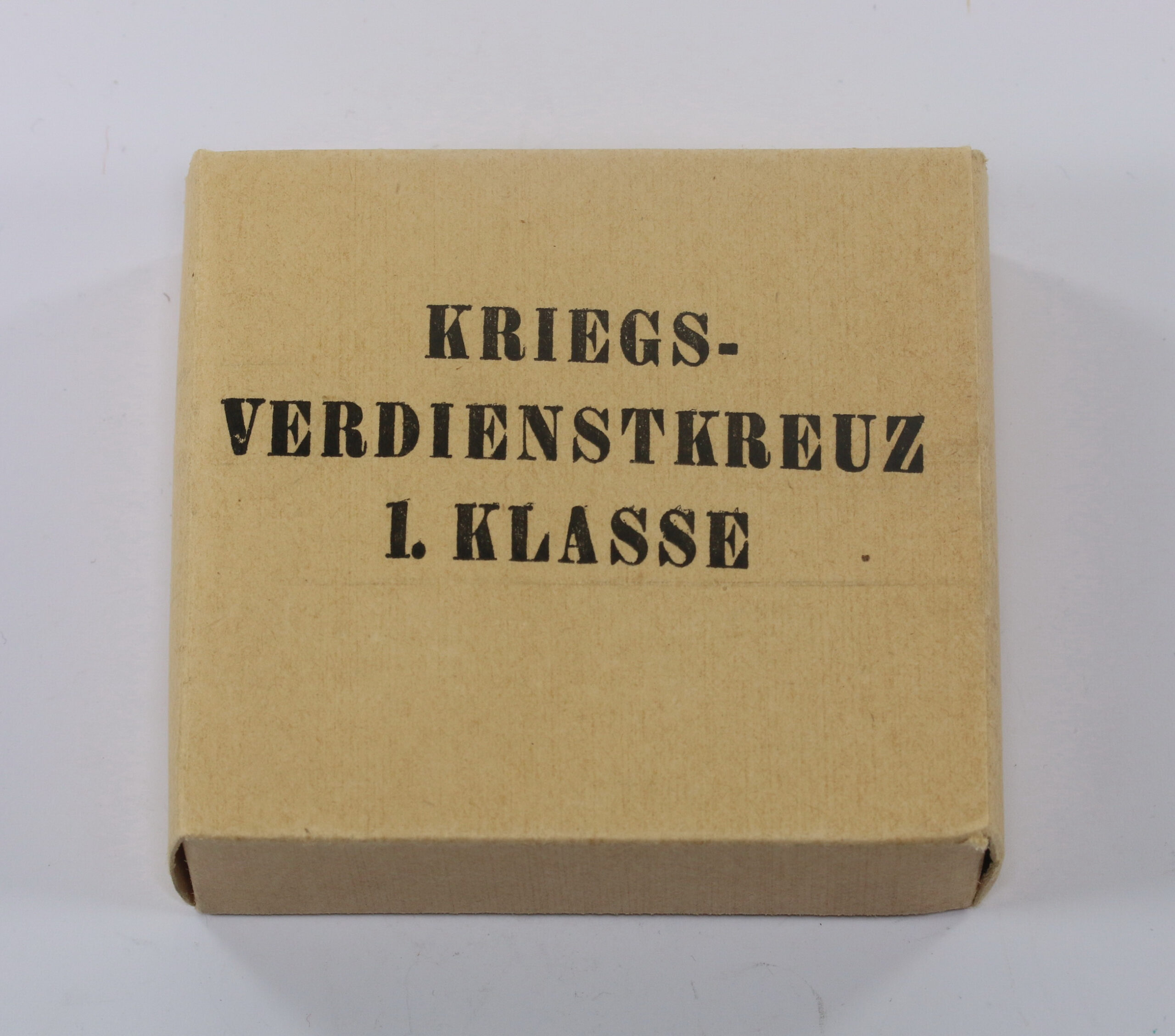 Umkarton Kriegsverdienstkreuz 1. Klasse (ohne Schwerter), Deschler & Sohn, München – Bild 1