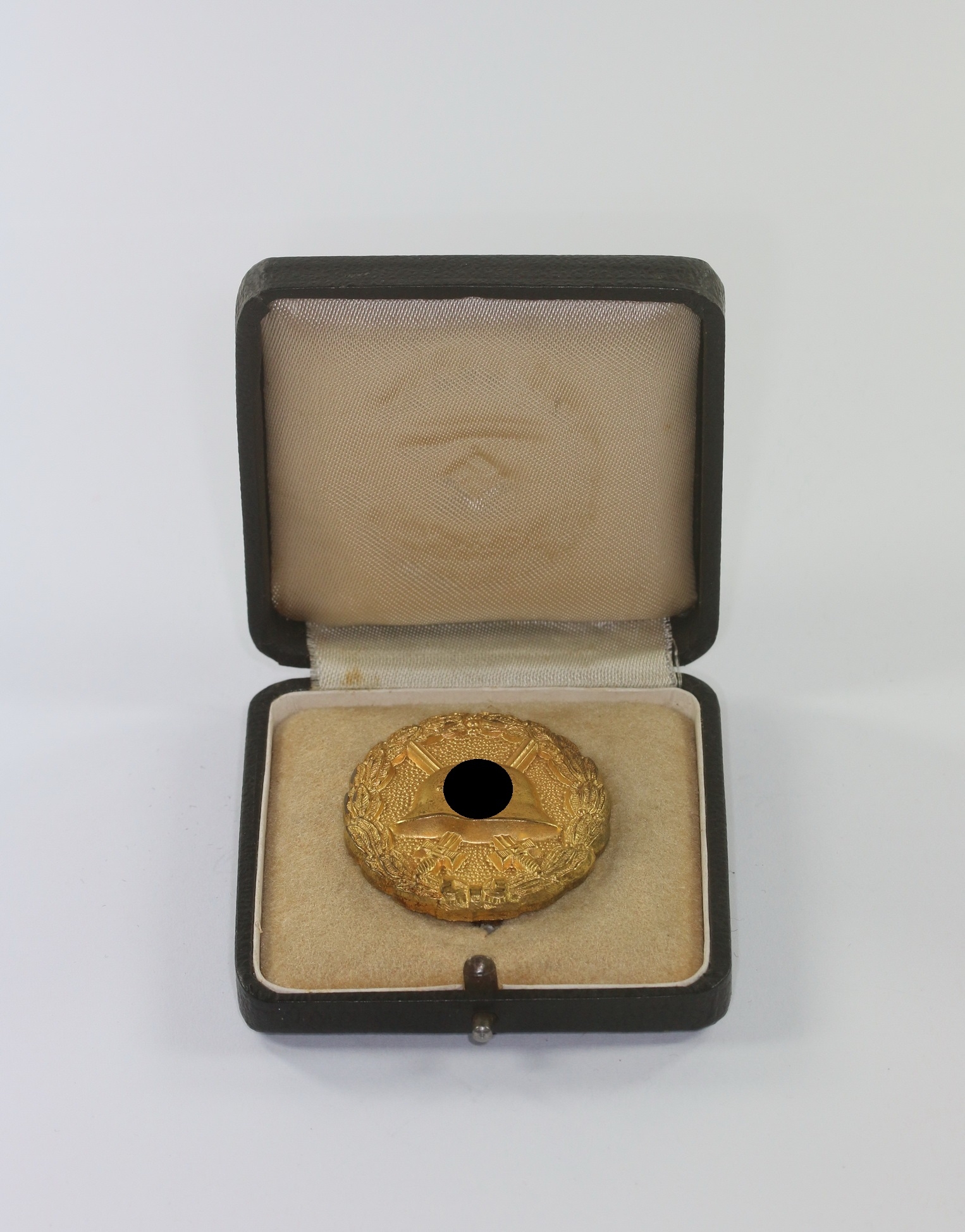 verwundetenabzeichen_in_gold_1 Verwundetenabzeichen in Gold, 1. Form hohl verbödet (!), im LDO Etui 1. Form – Bild 1