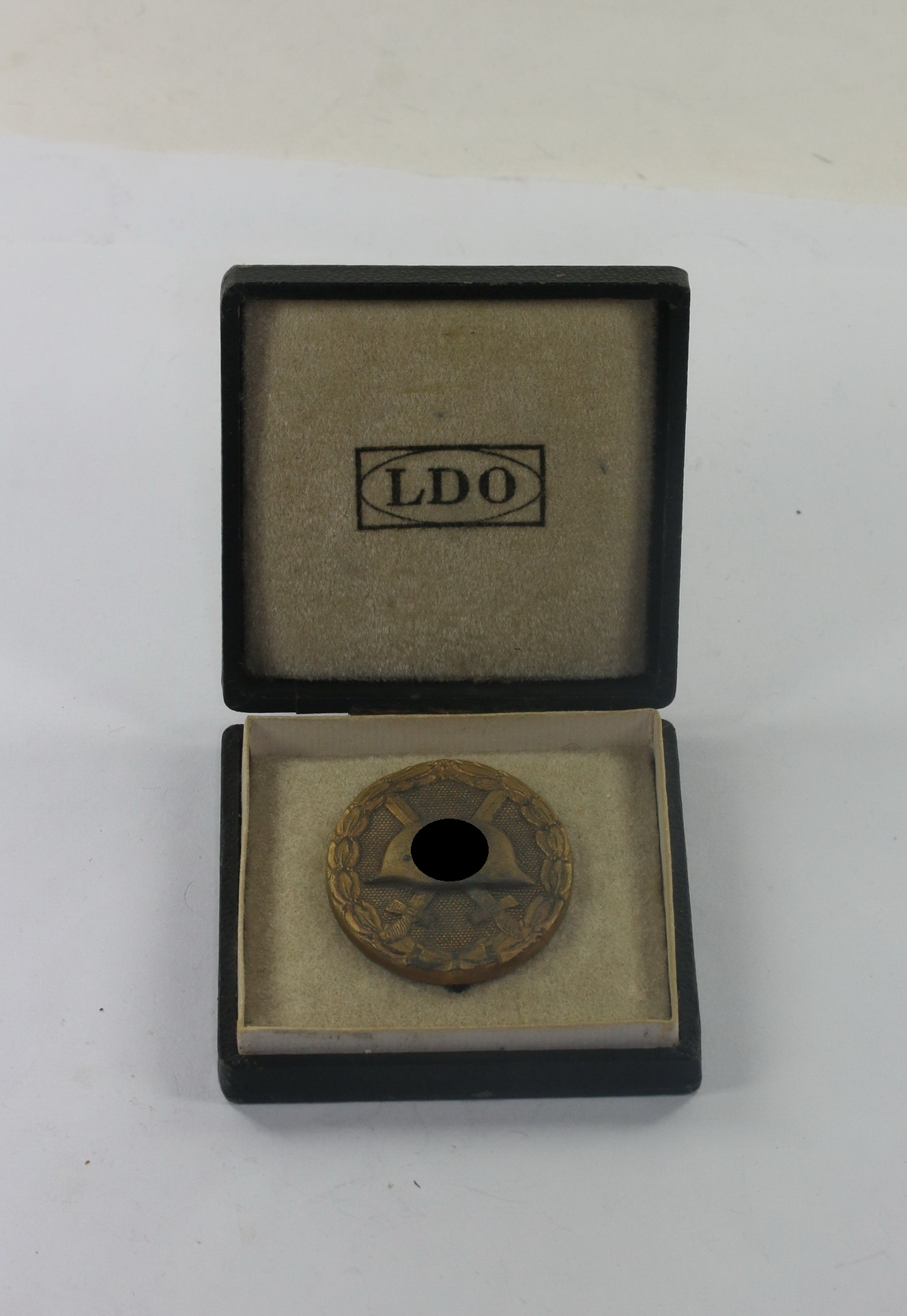 Verwundetenabzeichen in Gold 1939, Hst. 65, im LDO Etui – Bild 1