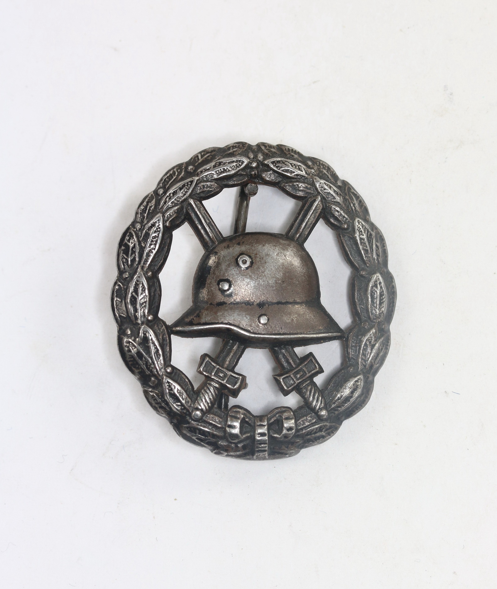 verwundetenabzeichen_in_schwarz_1918_durchbrochen_eisen_1_ Verwundetenabzeichen in Schwarz 1918, durchbrochen (Eisen) – Bild 1