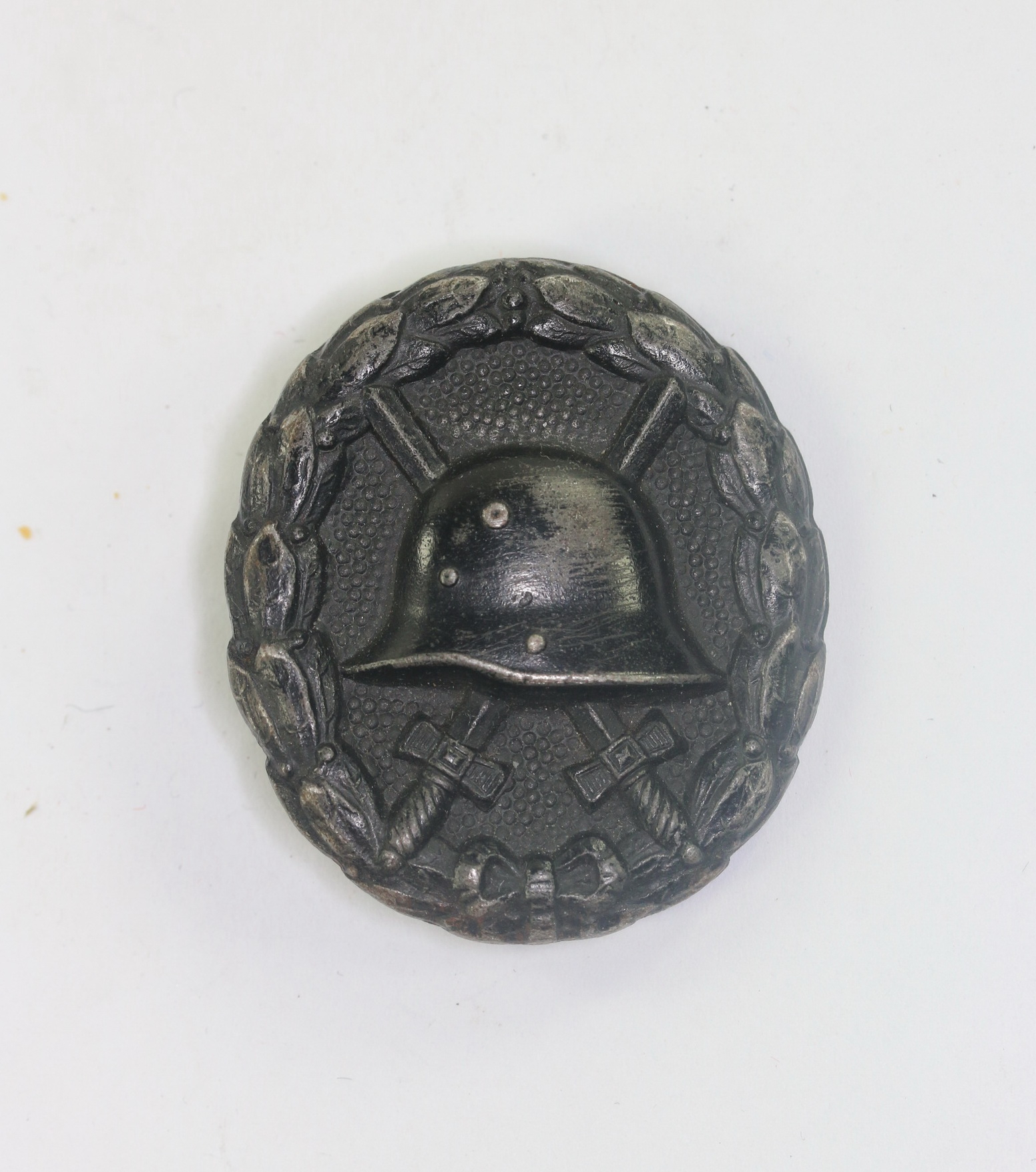 verwundetenabzeichen_in_schwarz_1918_eisen_1__8 Verwundetenabzeichen in Schwarz 1918 (Eisen) – Bild 1