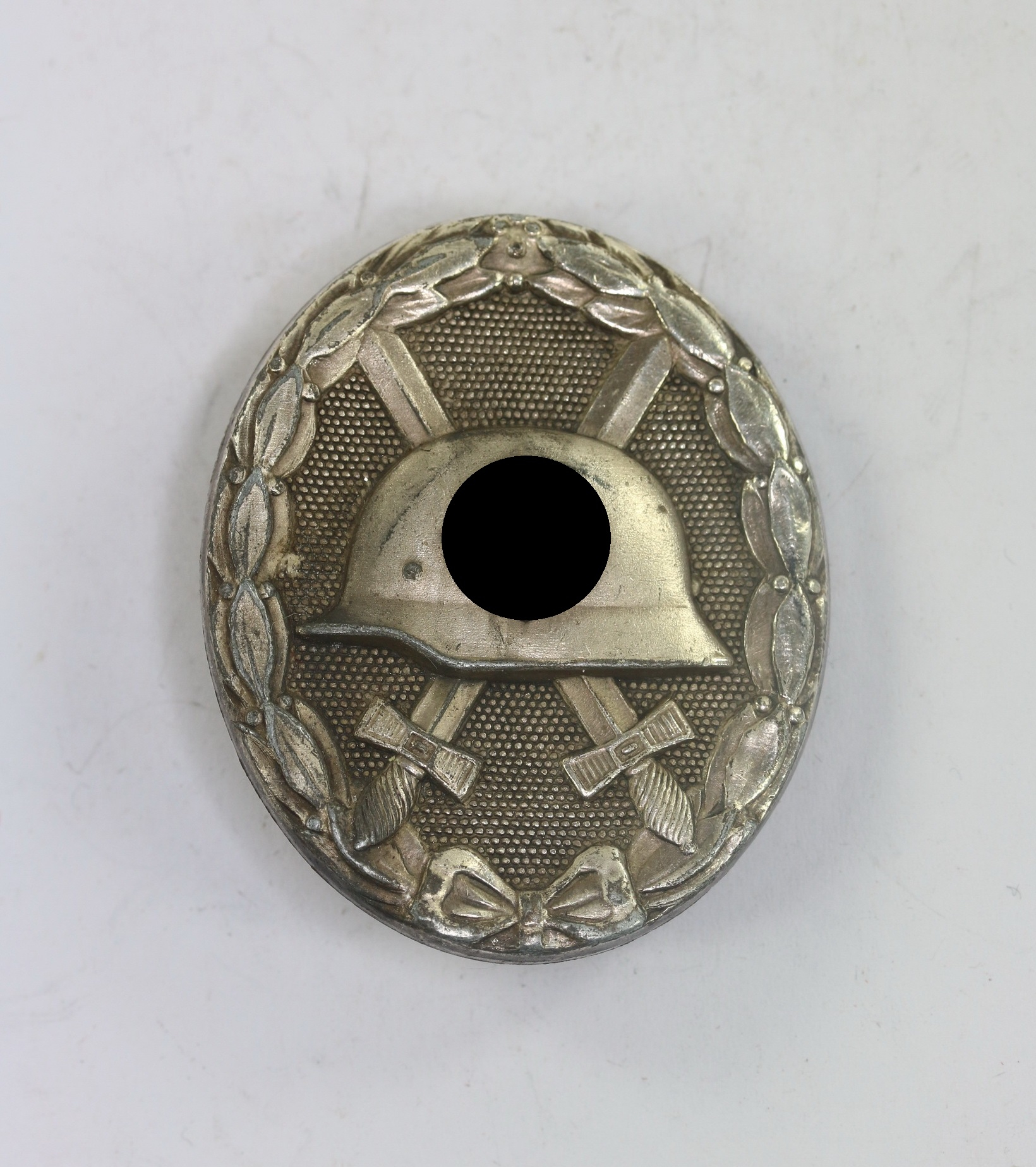 Verwundetenabzeichen in Silber 1939, Hst. L/18 (B.H. Mayer, Pforzheim) – Bild 1