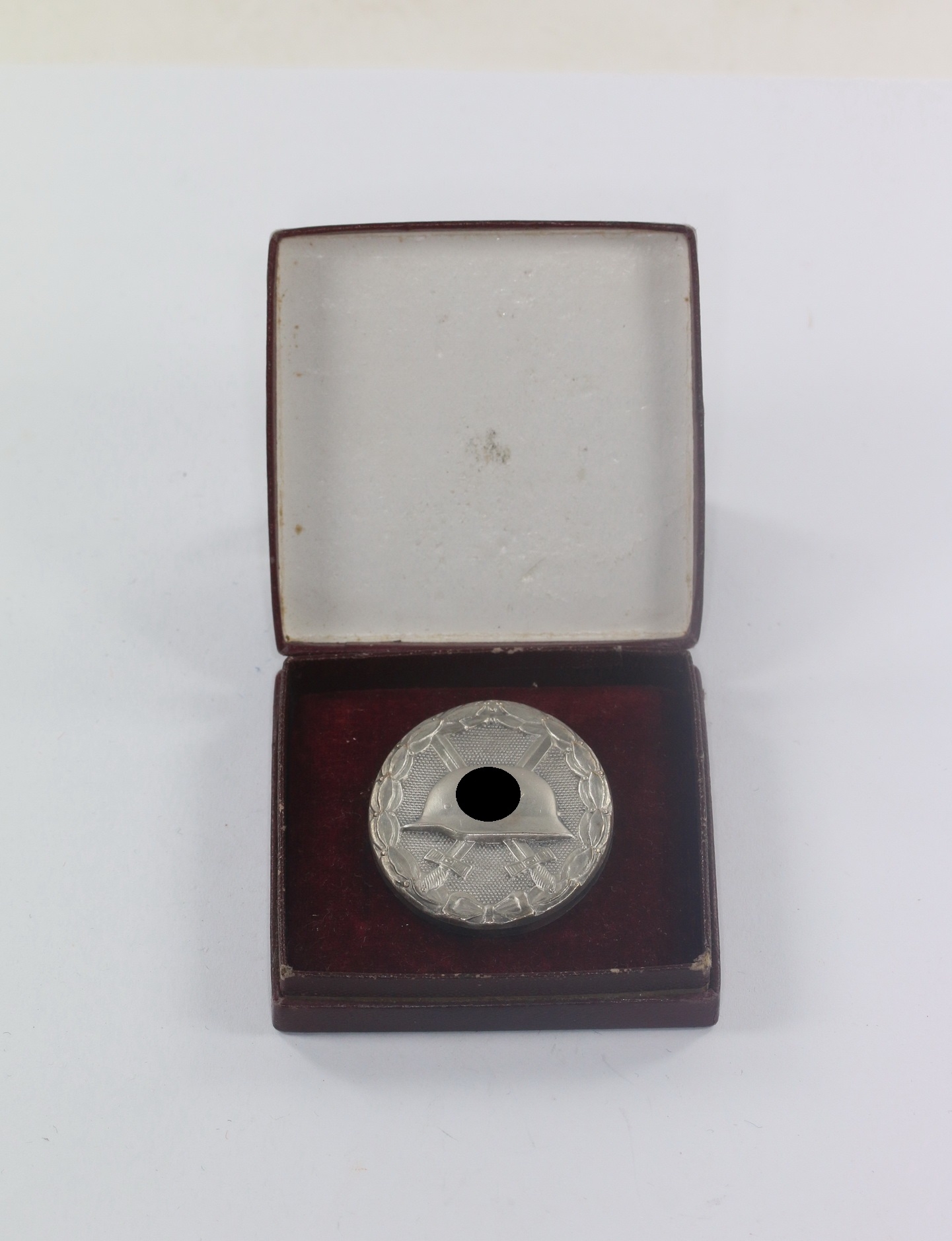 verwundetenabzeichen_in_silber_hst Verwundetenabzeichen in Silber, Hst. 4, Buntmetall (!), im Etui – Bild 1