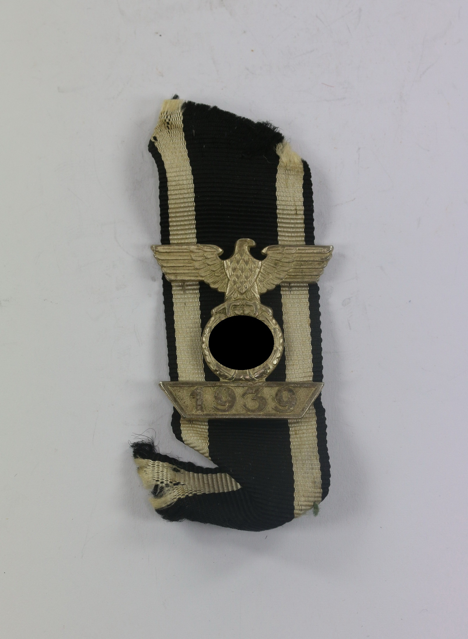 Wiederholungsspange 2. Klasse 1939, 2. Form, Wilhelm Deumer, Lüdenscheid, (Buntmetall) – Bild 1