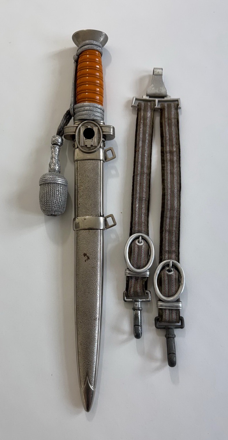 Deutsches Rotes Kreuz (DRK), Dolch für Führer mit Portepee und Gehänge (1) Deutsches Rotes Kreuz (DRK), Dolch für Führer mit Portepee und Gehänge – Bild 1
