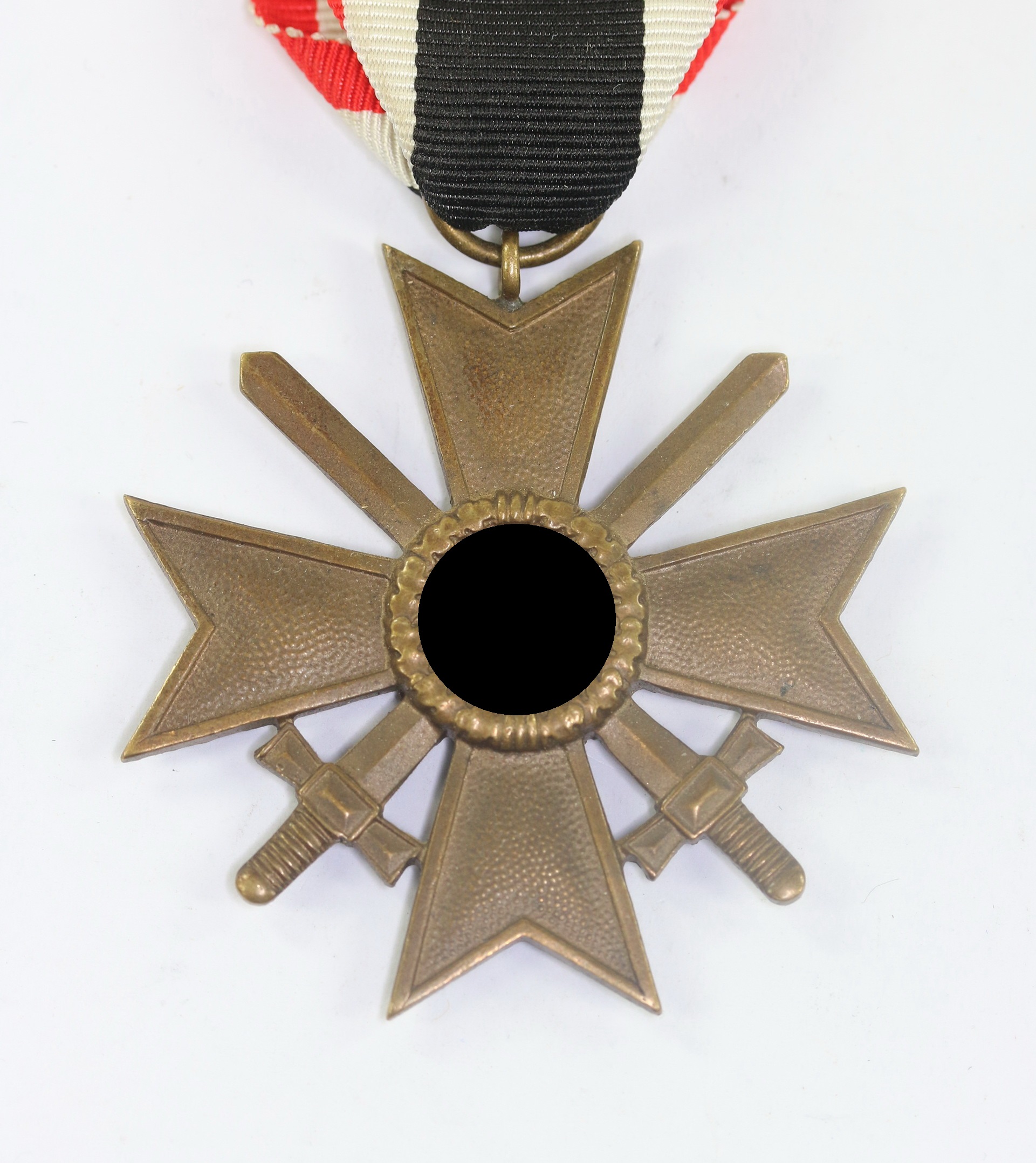 Kreigsverdienstkreuz 2. Klasse mit Schwertern, ohne Hersteller (Buntmetall) (1) Kreigsverdienstkreuz 2. Klasse mit Schwertern, ohne Hersteller (Buntmetall) – Bild 1