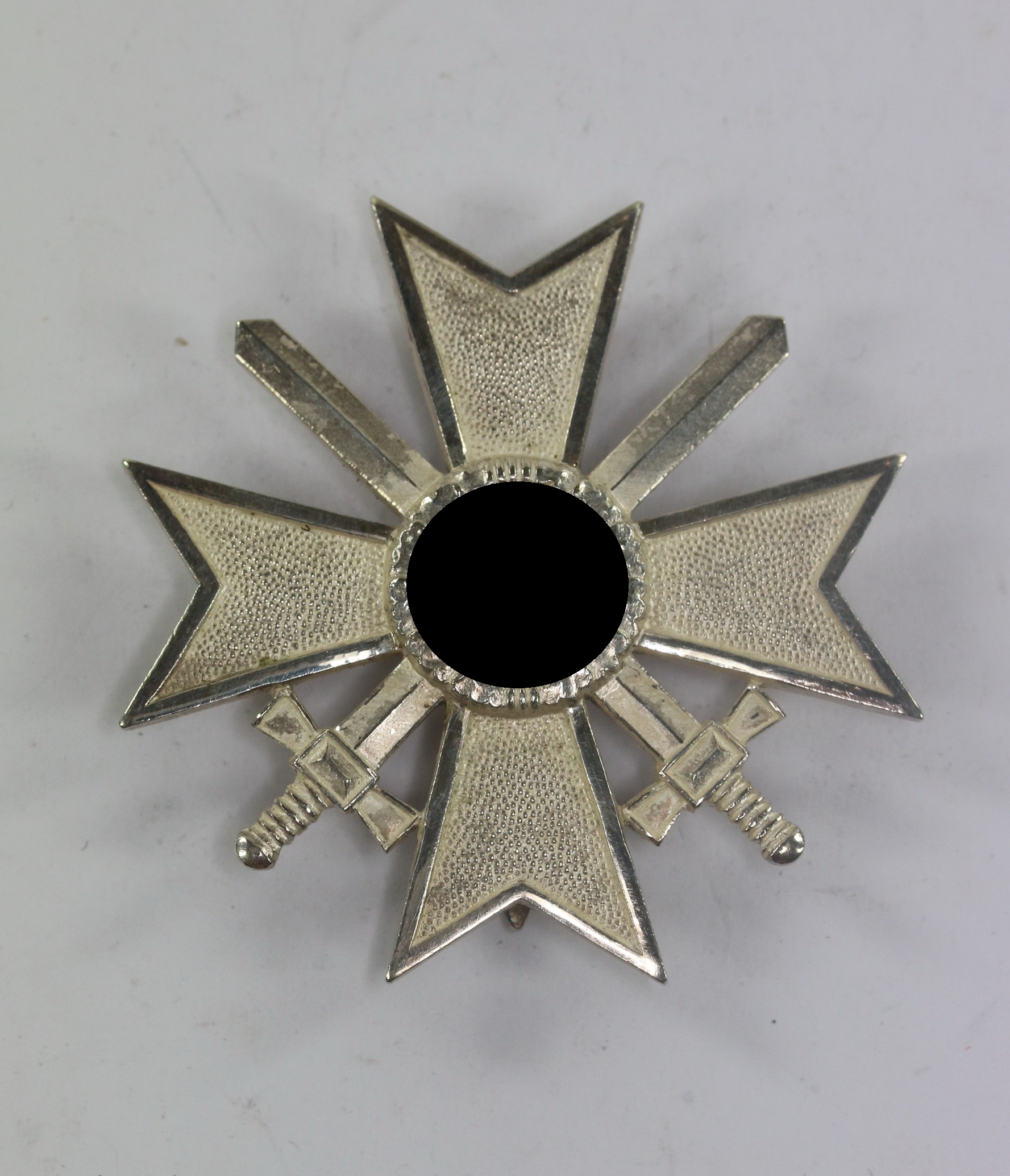 Kriegsverdienstkreuz 1. Klasse mit Schwertern, Hst. L11 Variante (!) (1) Kriegsverdienstkreuz 1. Klasse mit Schwertern, Hst. L/11 Variante (!) – Bild 1