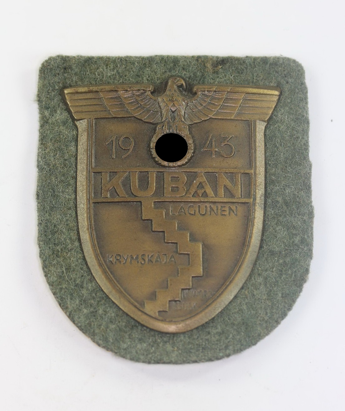 Kuban Schild auf Heeresstoff, Wilhelm Deumer, Lüdenscheid (Typ 5 (2) Kuban Schild auf Heeresstoff, Wilhelm Deumer, Lüdenscheid (Typ 5.5) – Bild 1