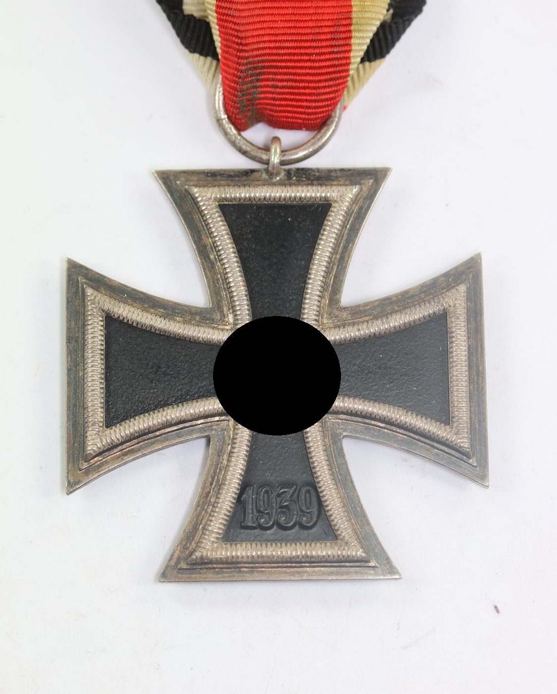 Eisernes Kreuz 2. Klasse 1939, Fritz Zimmermann, Stuttgart, mit unleserlicher Zusatzpunze (1) Eisernes Kreuz 2. Klasse 1939, Fritz Zimmermann, Stuttgart, mit unleserlicher Zusatzpunze – Bild 1