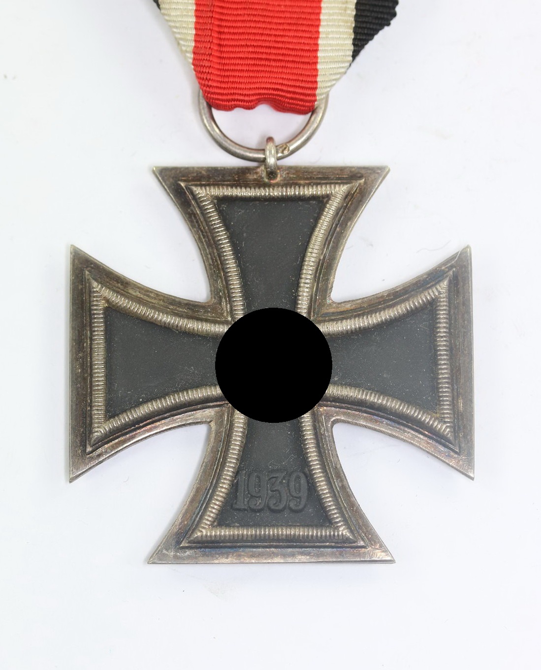 Eisernes Kreuz 2. Klasse 1939, Hst. 25 (Arbeitsgemeinschaft der Graveur-, Gold- und Silberschmiedeinnungen, Hanau am Main) (1) Eisernes Kreuz 2. Klasse 1939, Hst. 25 (Arbeitsgemeinschaft der Graveur-, Gold- und Silberschmiedeinnungen, Hanau am Main) – Bild 1