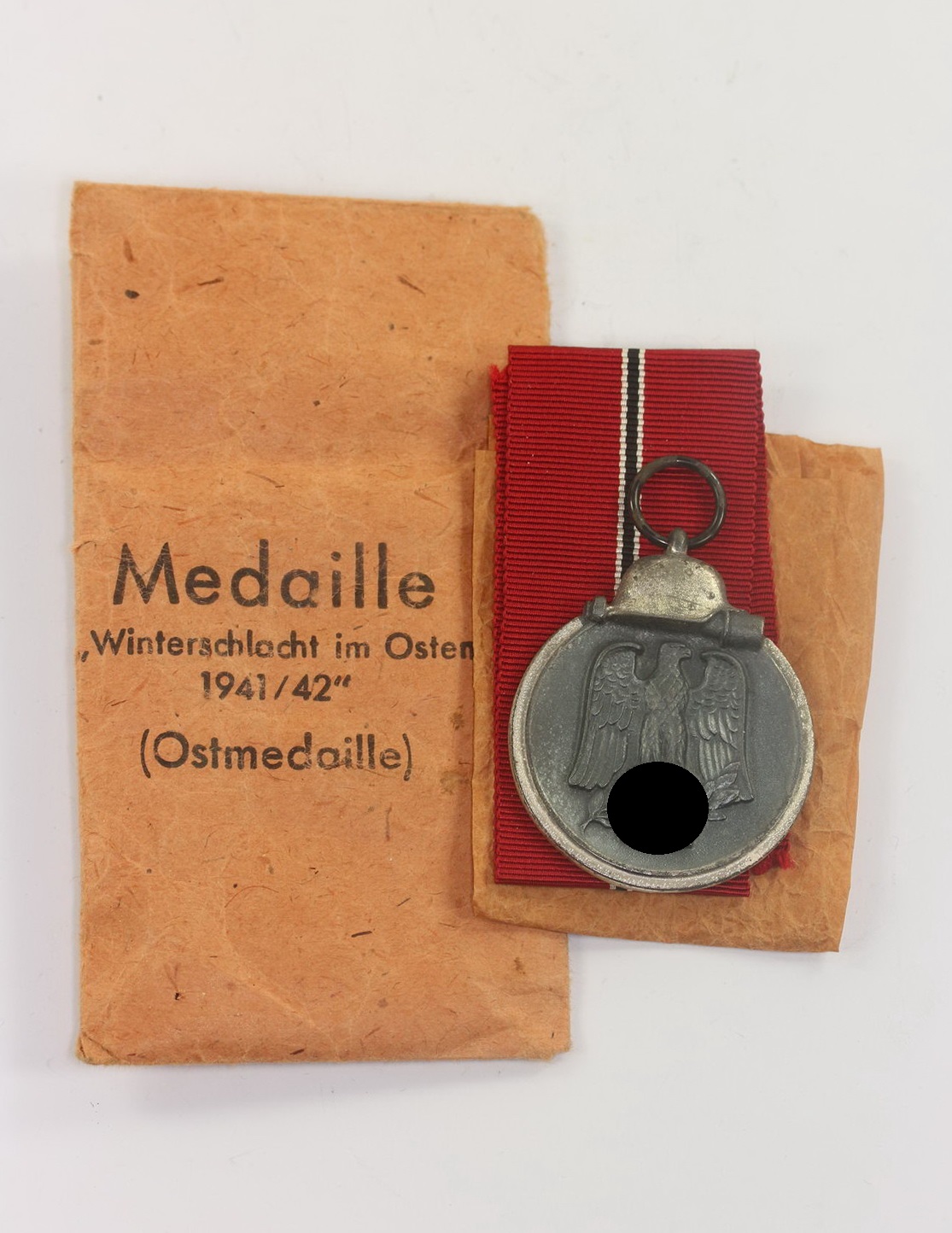 Ostmedaille, Hst. 25, in Verleihngstüte Arbeitsgemeinschaft der Graveur-, Gold- und Silberschmiedeinnungen, Hanau am Main (1) Ostmedaille, Hst. 25, in Verleihngstüte Arbeitsgemeinschaft der Graveur-, Gold- und Silberschmiedeinnungen, Hanau am Main – Bild 1