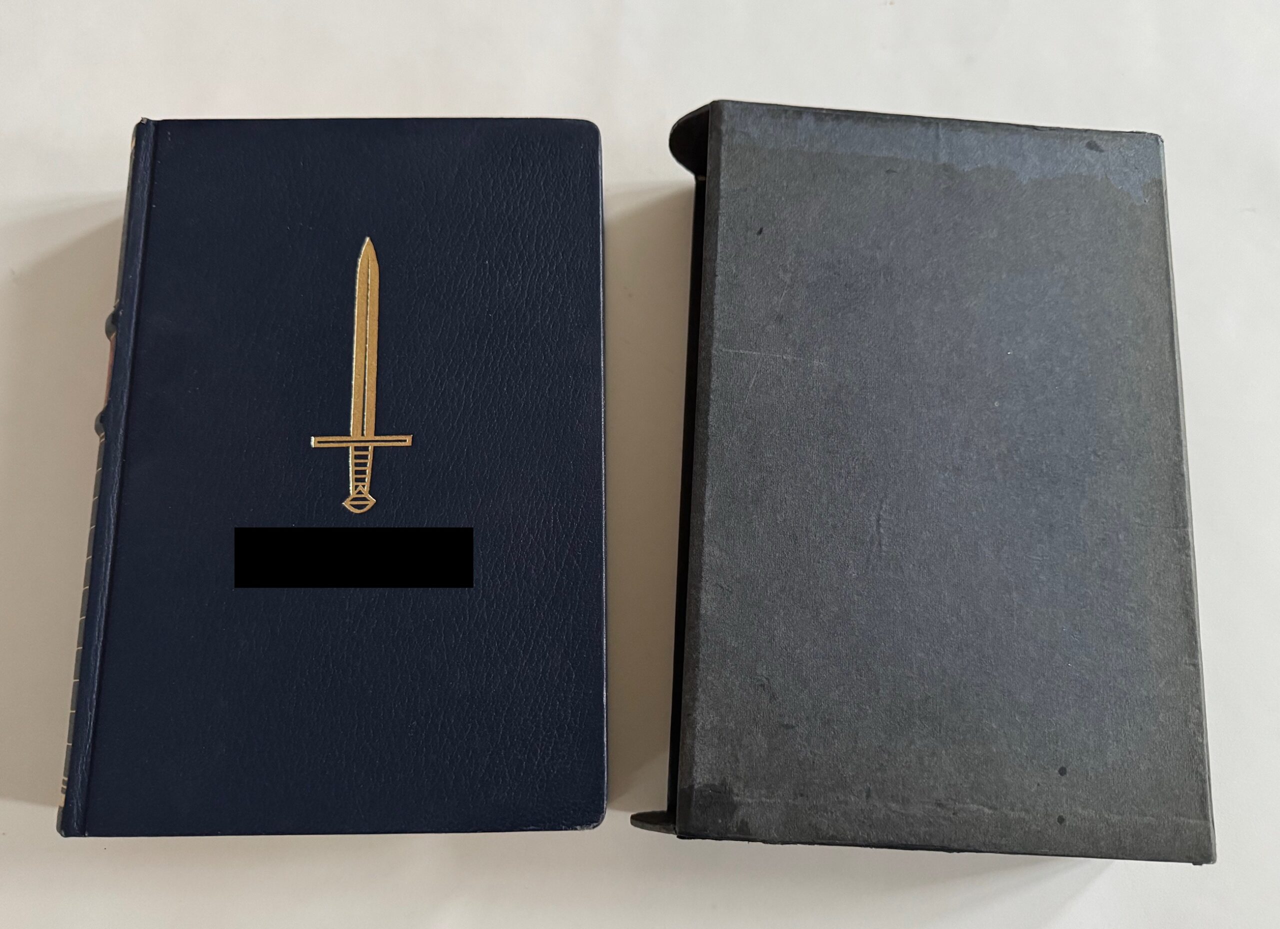 Buch, Adolf Hitler, Mein Kampf, Jubiläumsausgabe zum 50. Geburtstag Adolf Hitlers 1939 (mit Schuber) (1) Buch, Adolf Hitler, Mein Kampf, Jubiläumsausgabe zum 50. Geburtstag Adolf Hitlers 1939 (mit Schuber) – Bild 1